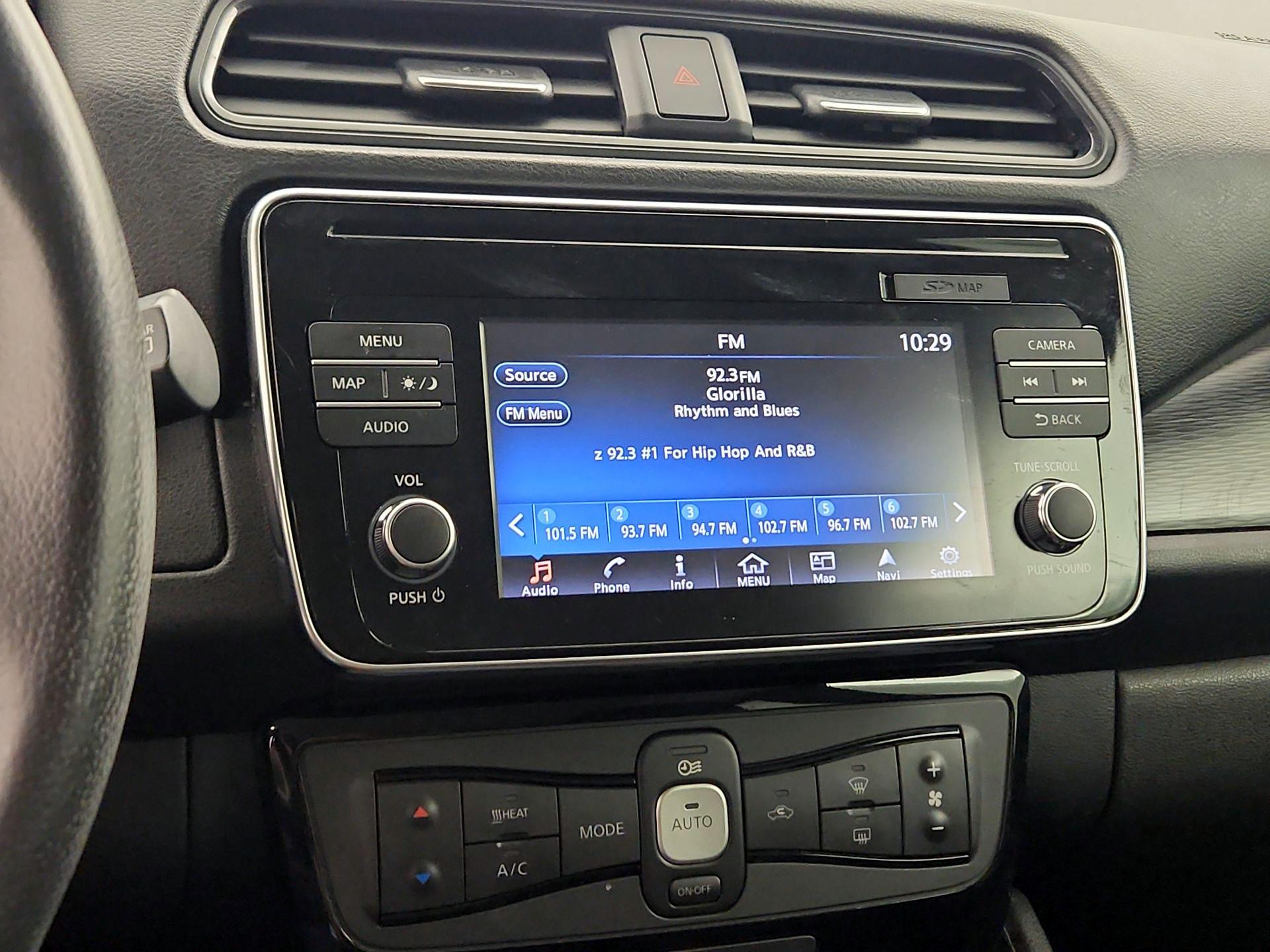 Thumbnail: 2019 Nissan Leaf - 16