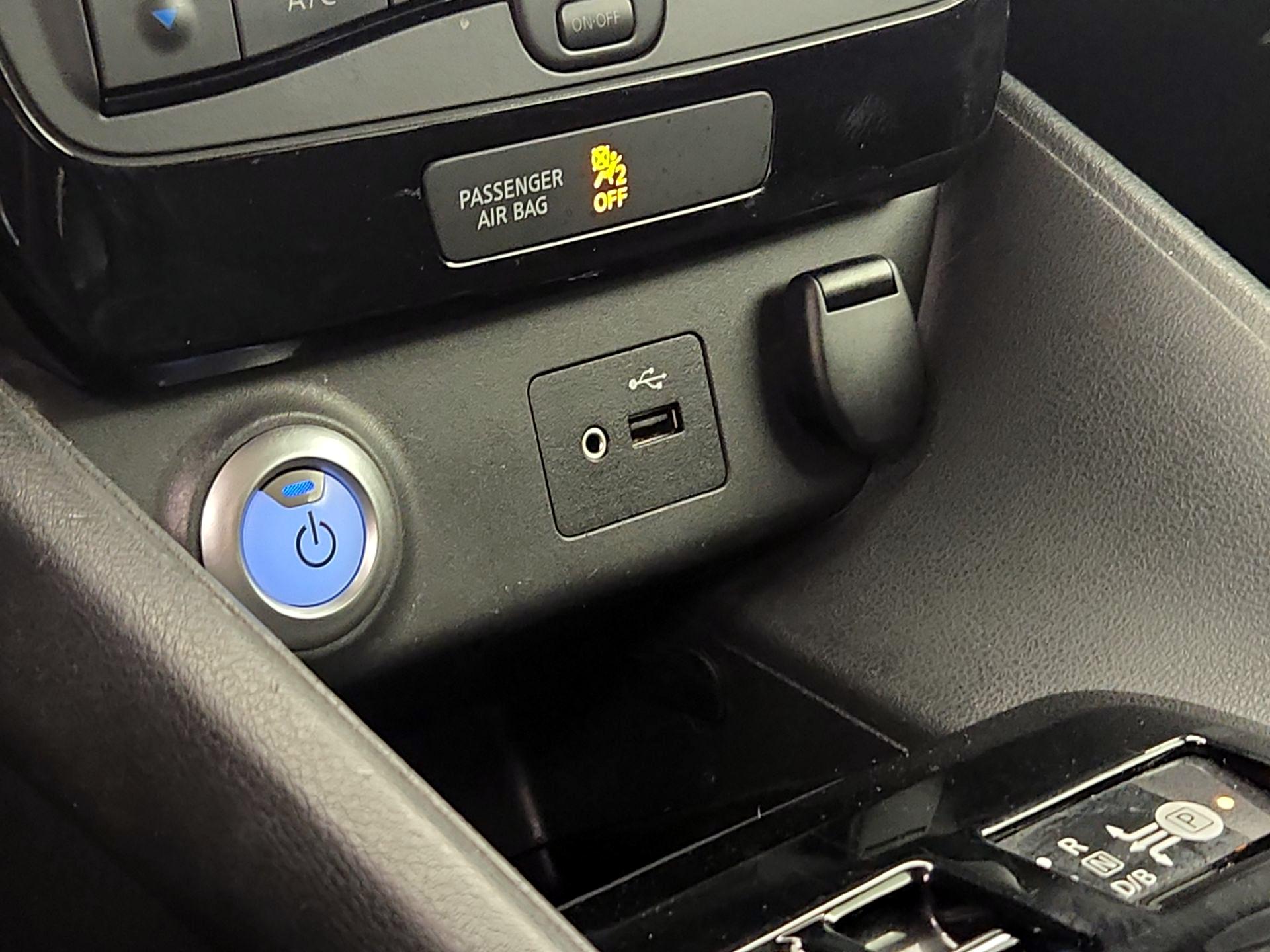 Thumbnail: 2019 Nissan Leaf - 19