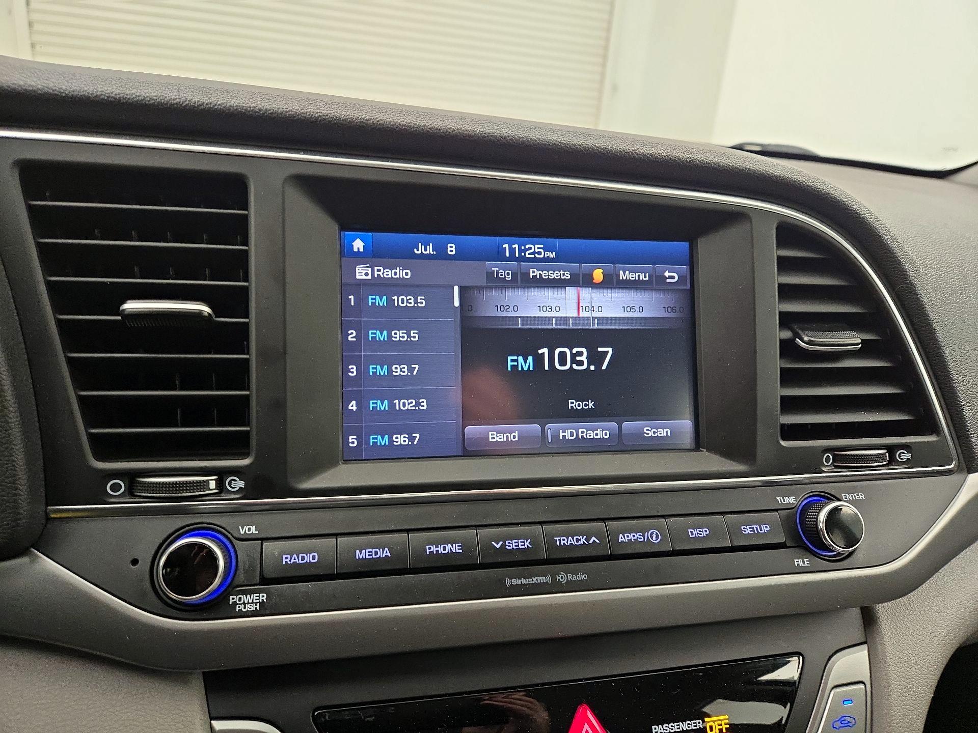 Thumbnail: 2018 Hyundai Elantra - 15