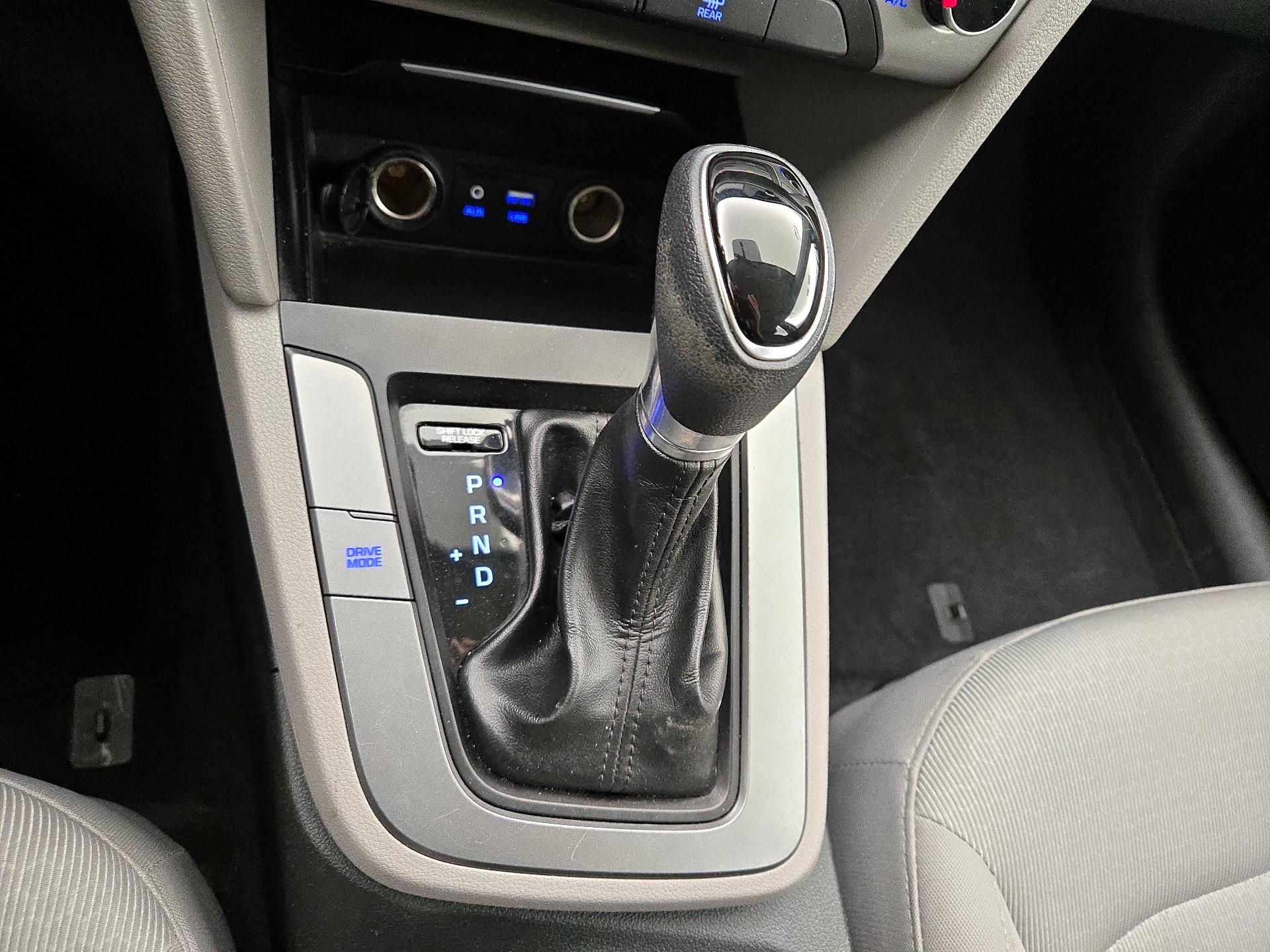 Thumbnail: 2018 Hyundai Elantra - 17