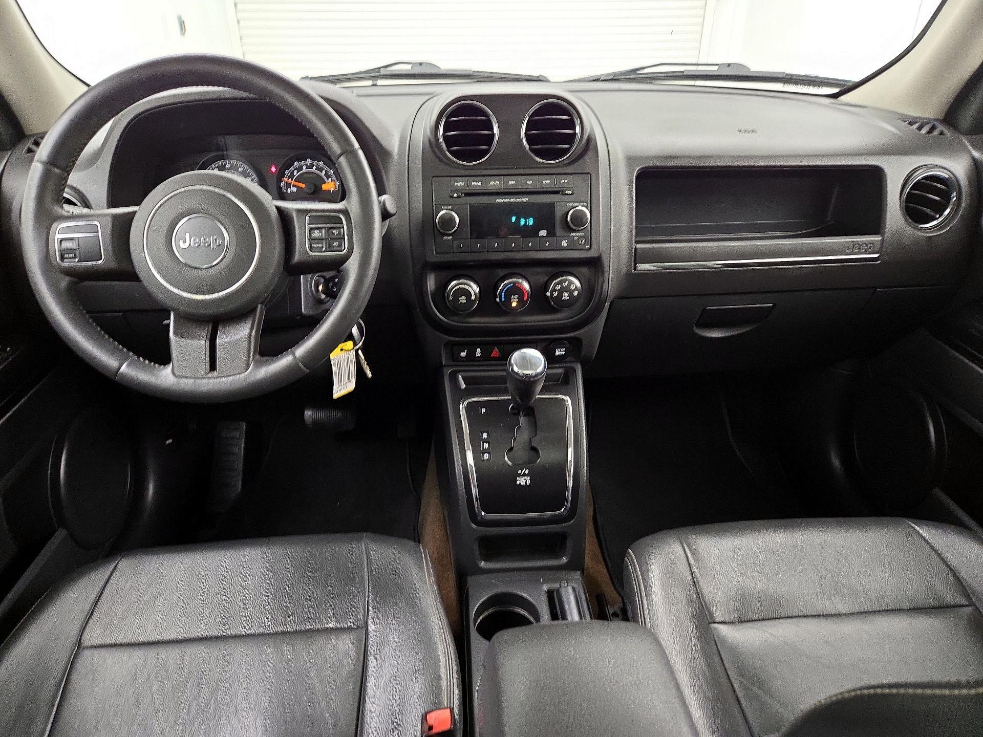 Thumbnail: 2015 Jeep Patriot - 9