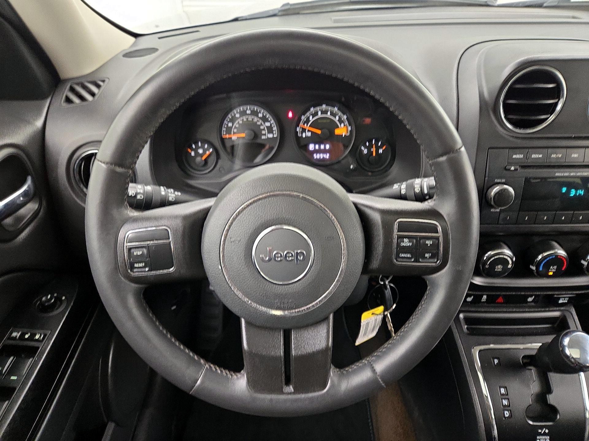 Thumbnail: 2015 Jeep Patriot - 10