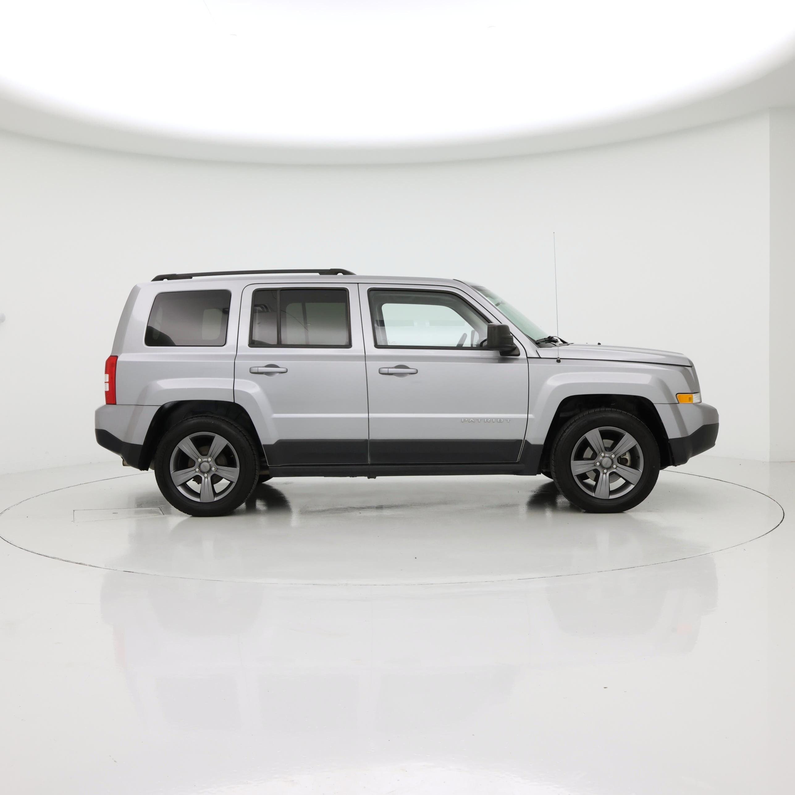 Thumbnail: 2015 Jeep Patriot - 7