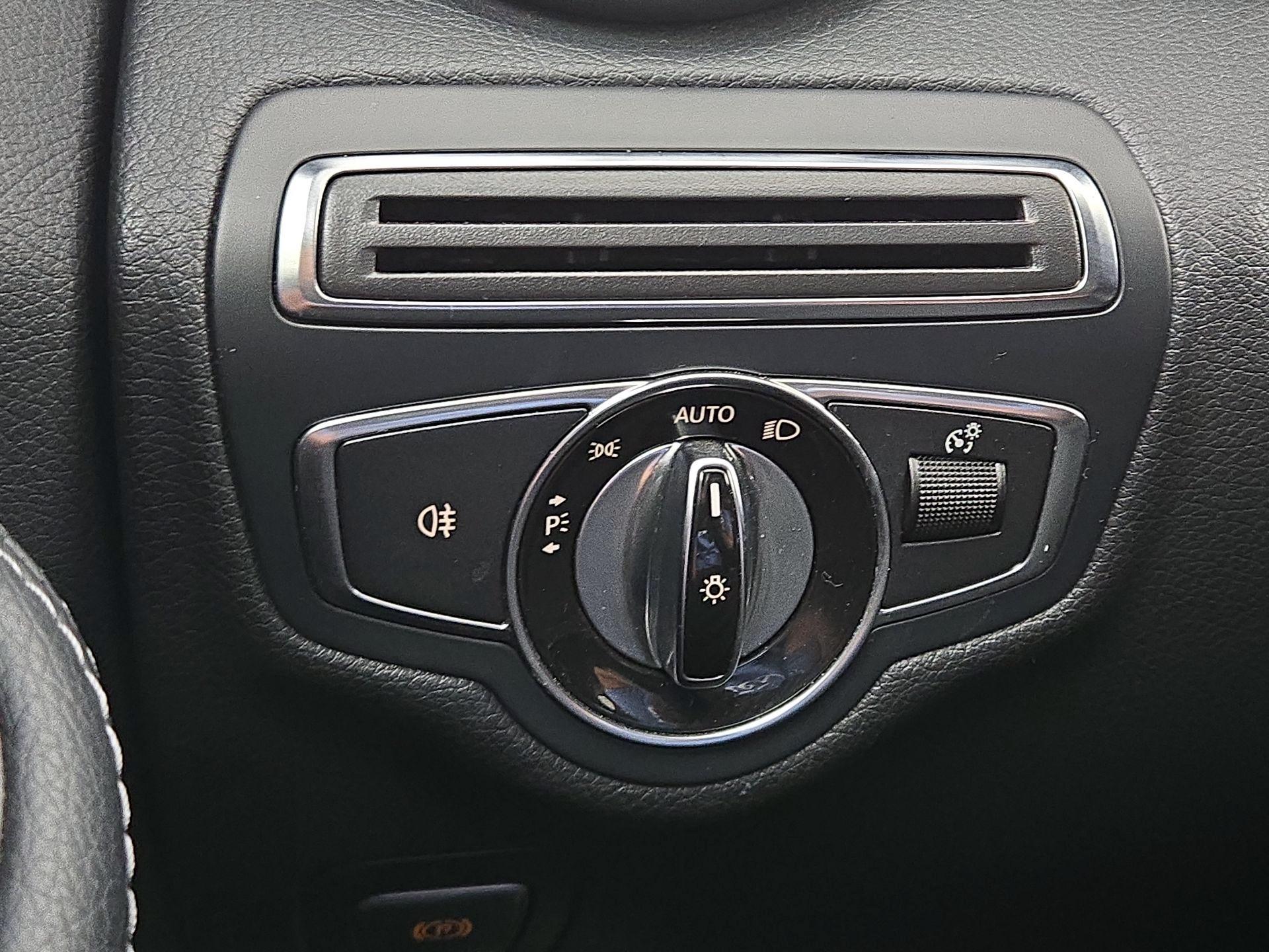 Thumbnail: 2016 Mercedes-Benz C-Class - 13