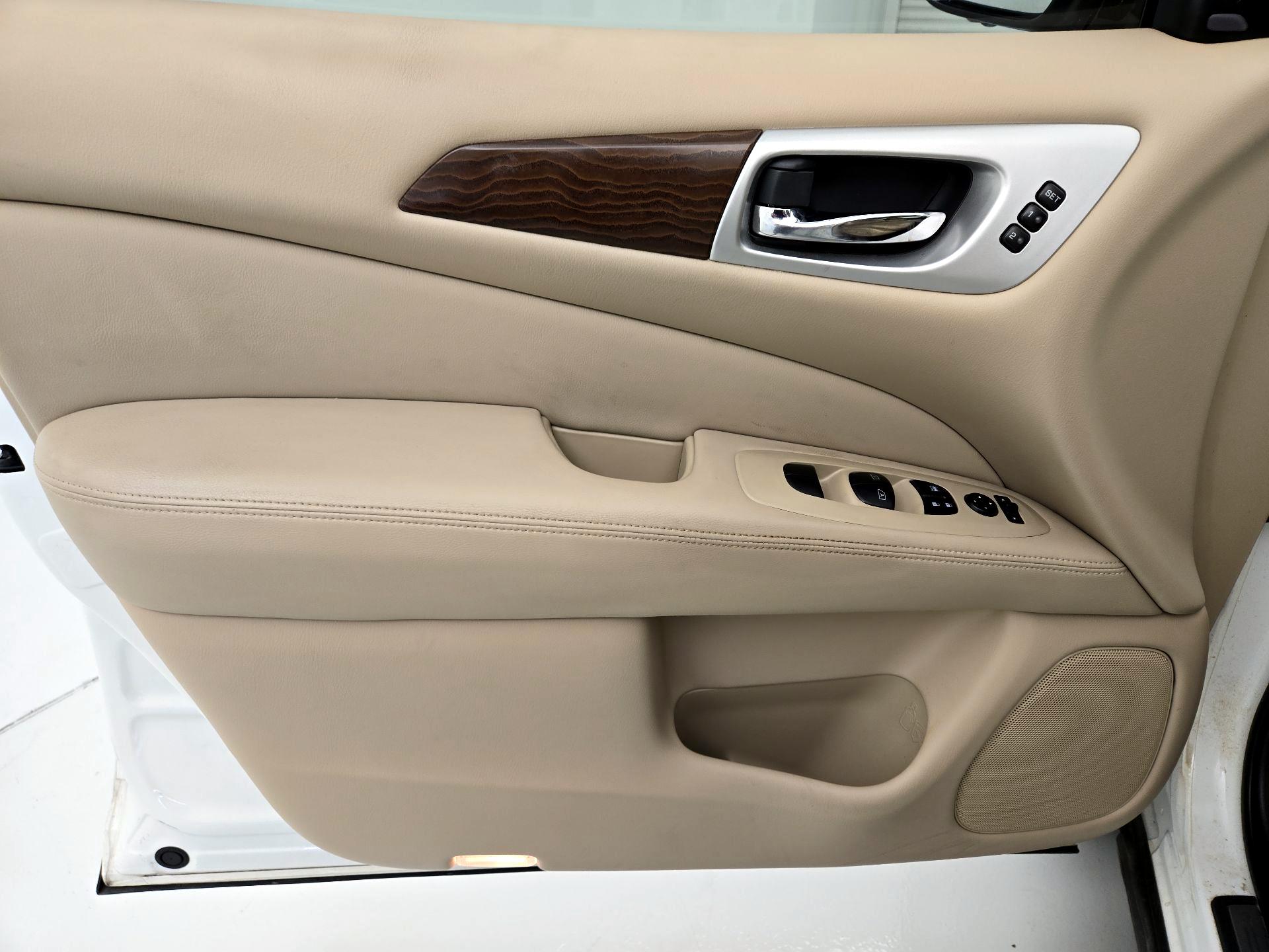 Thumbnail: 2020 Nissan Pathfinder - 12