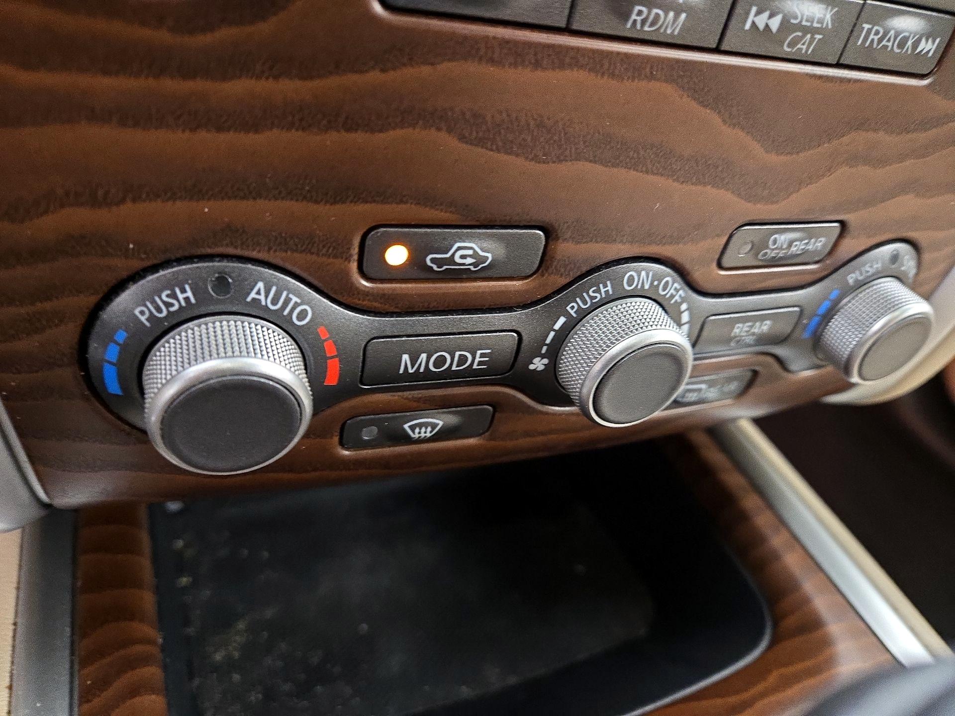 Thumbnail: 2020 Nissan Pathfinder - 17
