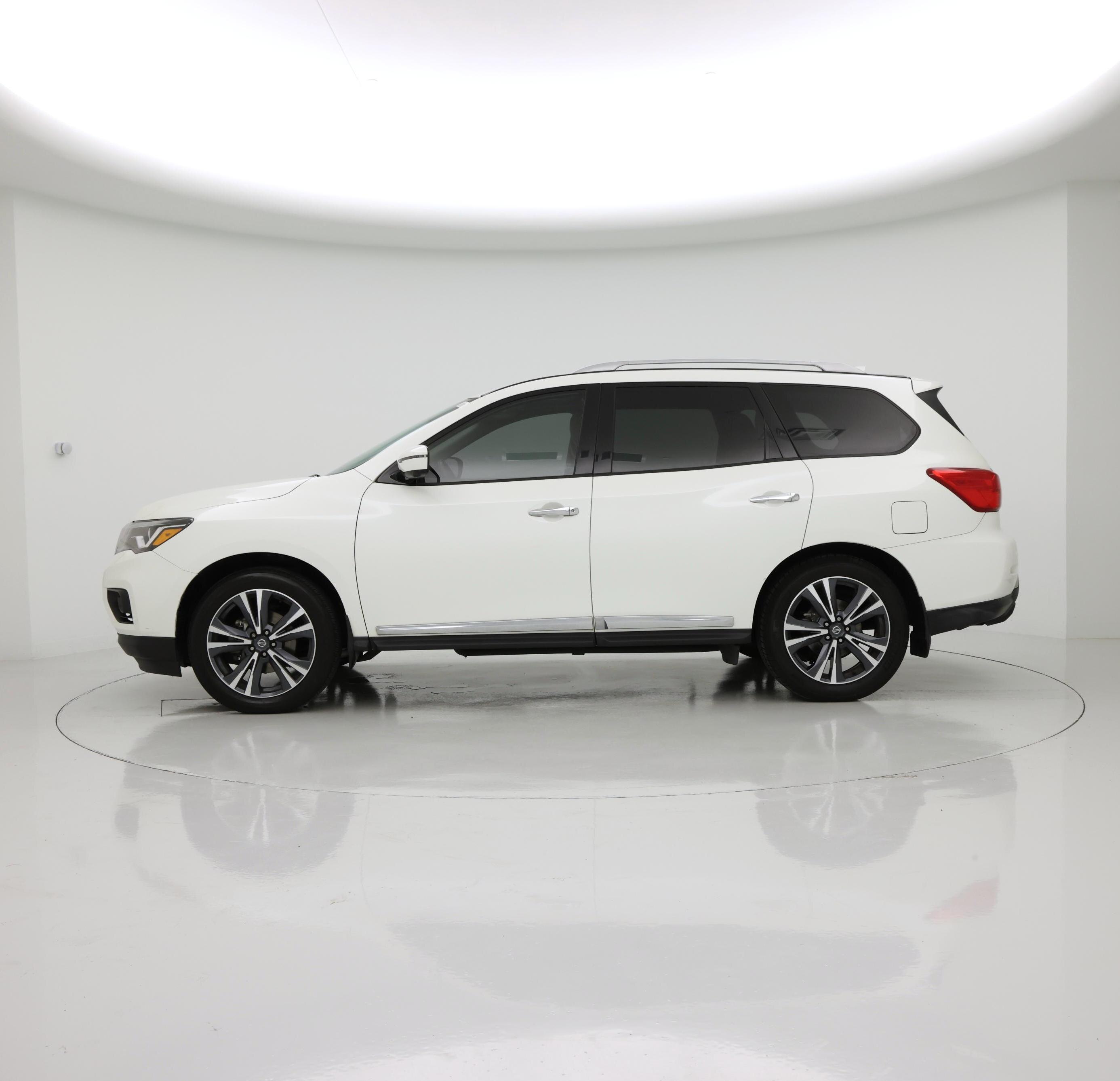 Thumbnail: 2020 Nissan Pathfinder - 3