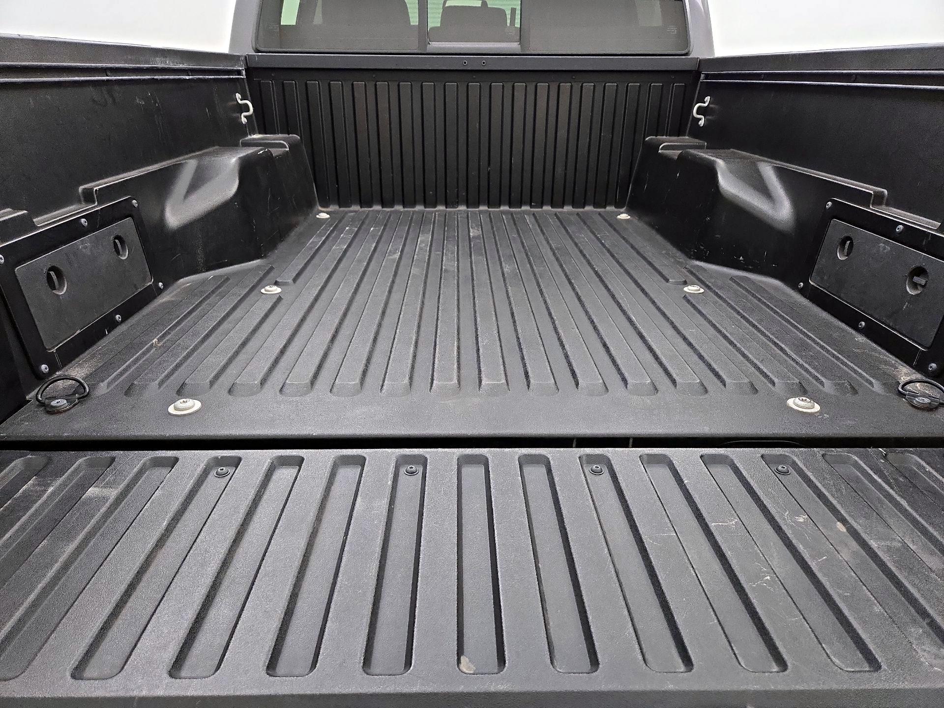 Thumbnail: 2017 Toyota Tacoma - 20