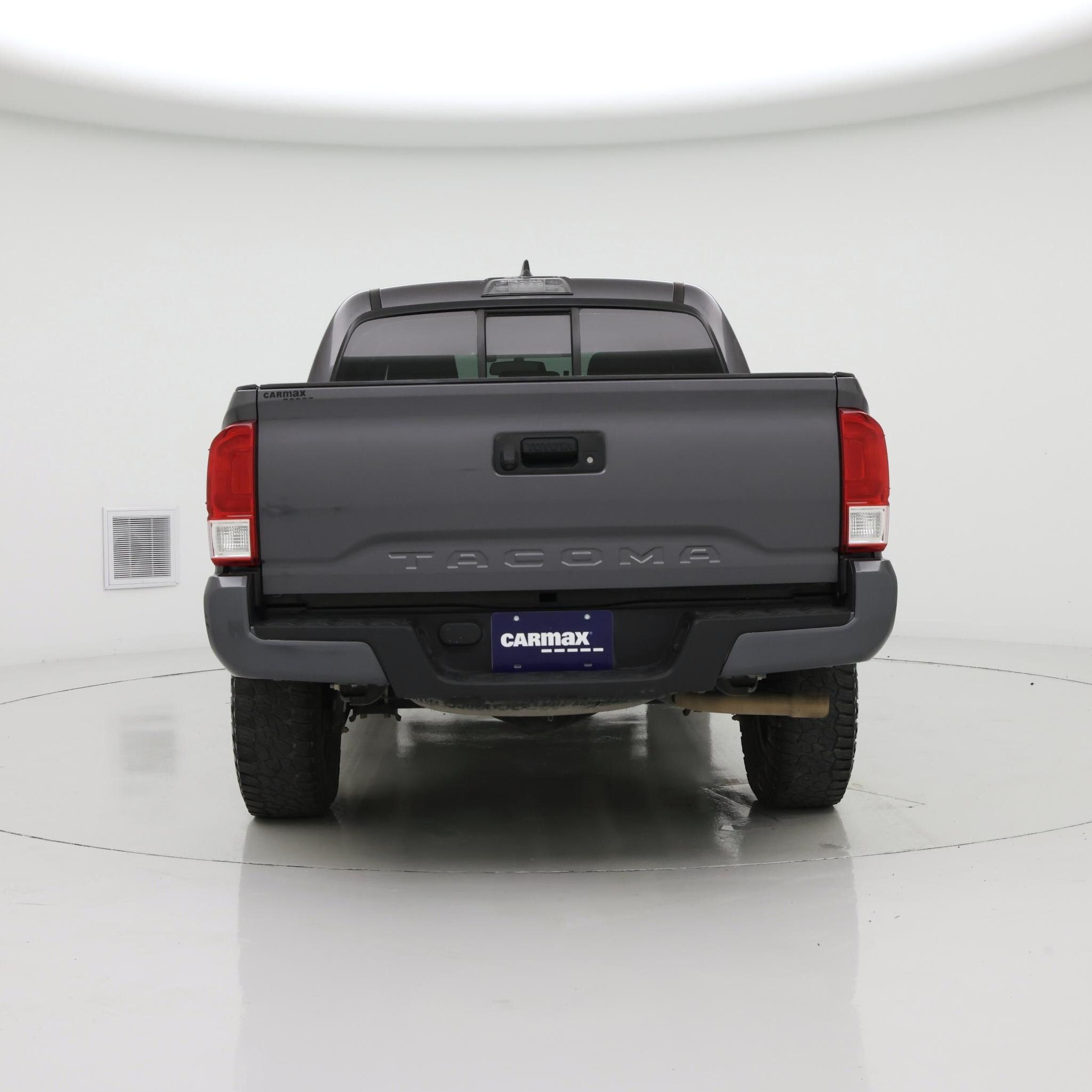 Thumbnail: 2017 Toyota Tacoma - 6