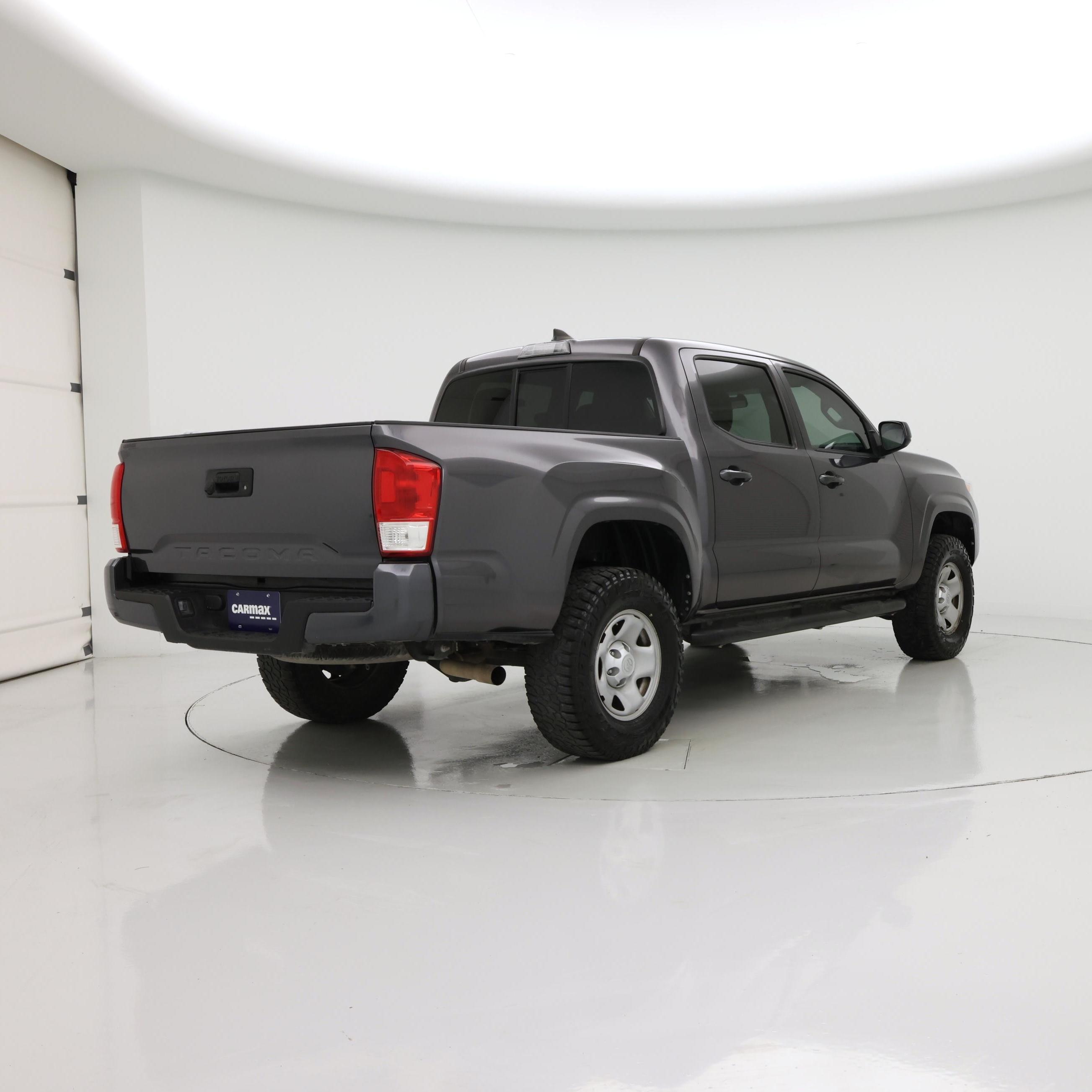Thumbnail: 2017 Toyota Tacoma - 8