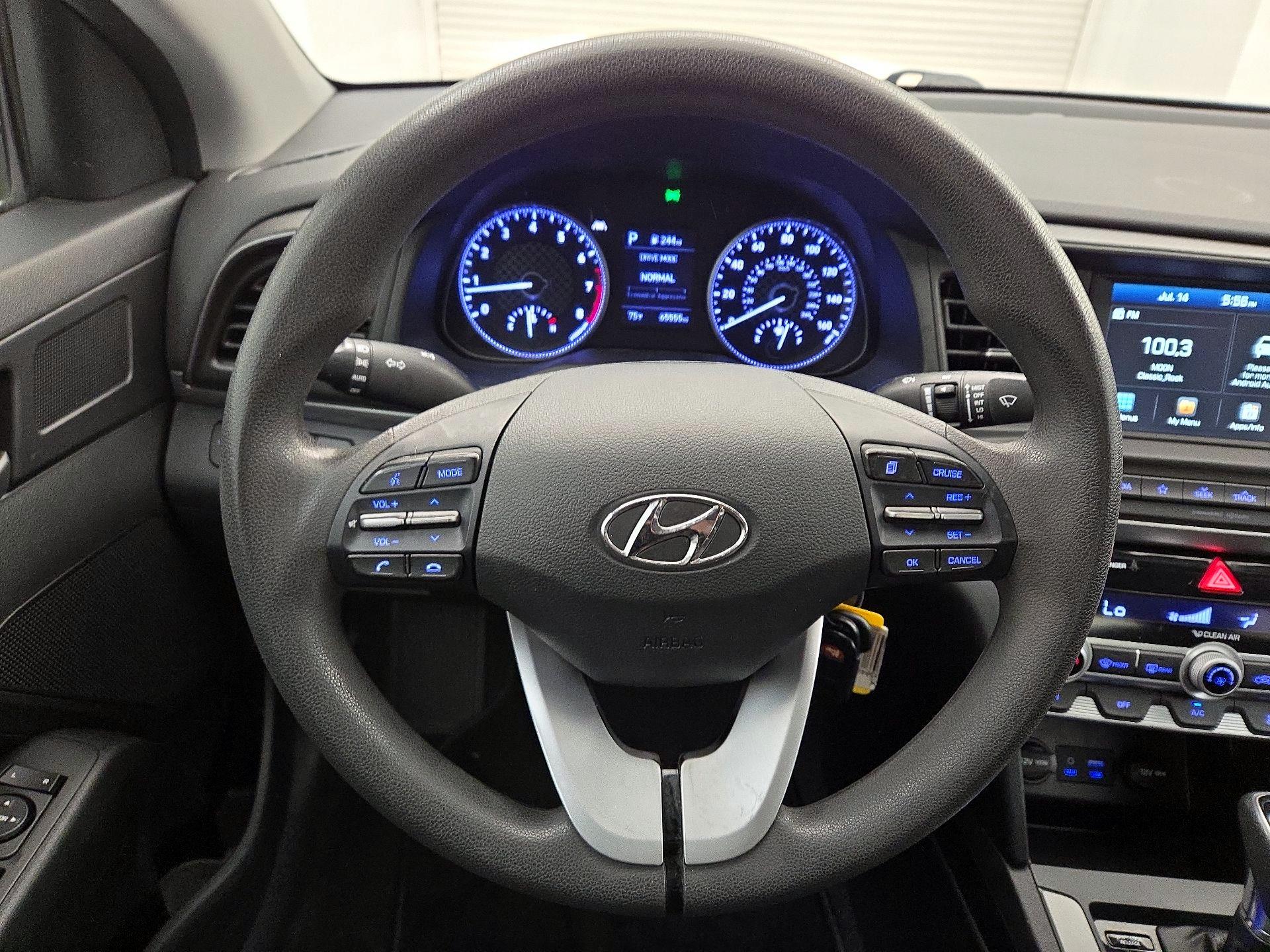 Thumbnail: 2020 Hyundai Elantra - 10
