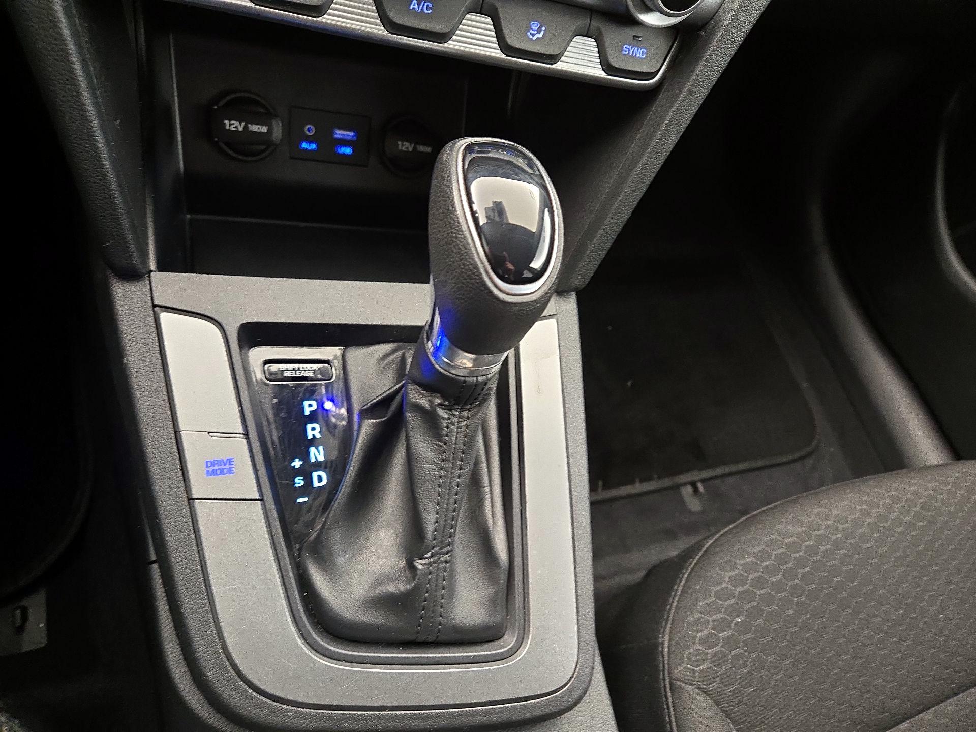 Thumbnail: 2020 Hyundai Elantra - 17