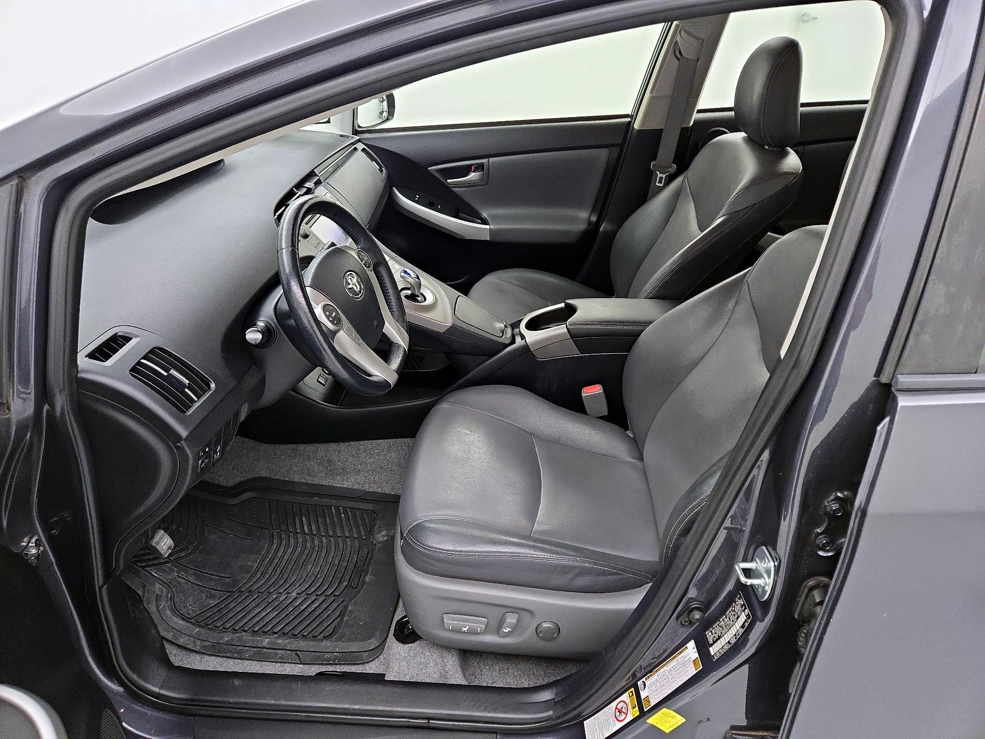 Thumbnail: 2015 Toyota Prius - 11