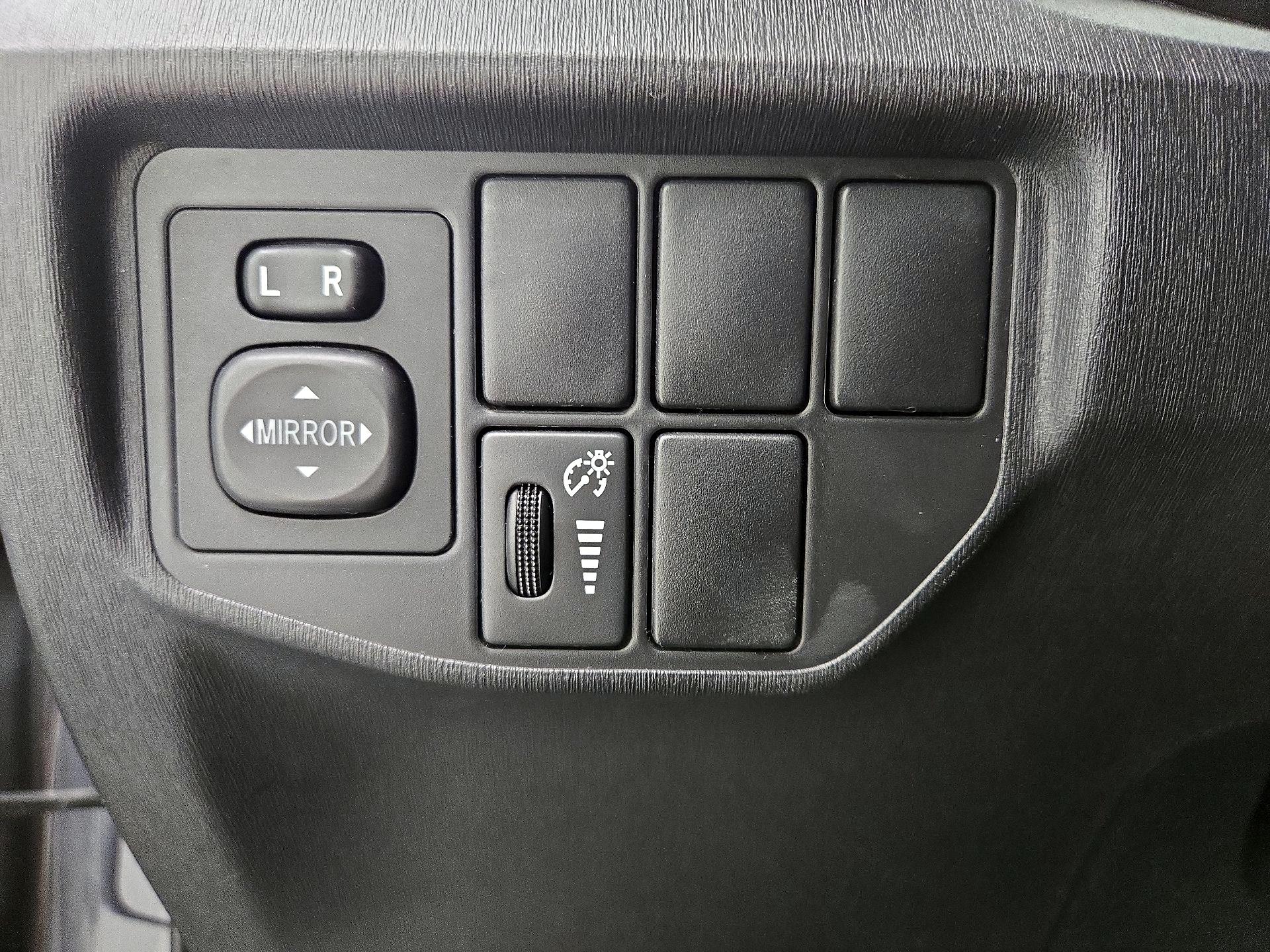 Thumbnail: 2015 Toyota Prius - 13