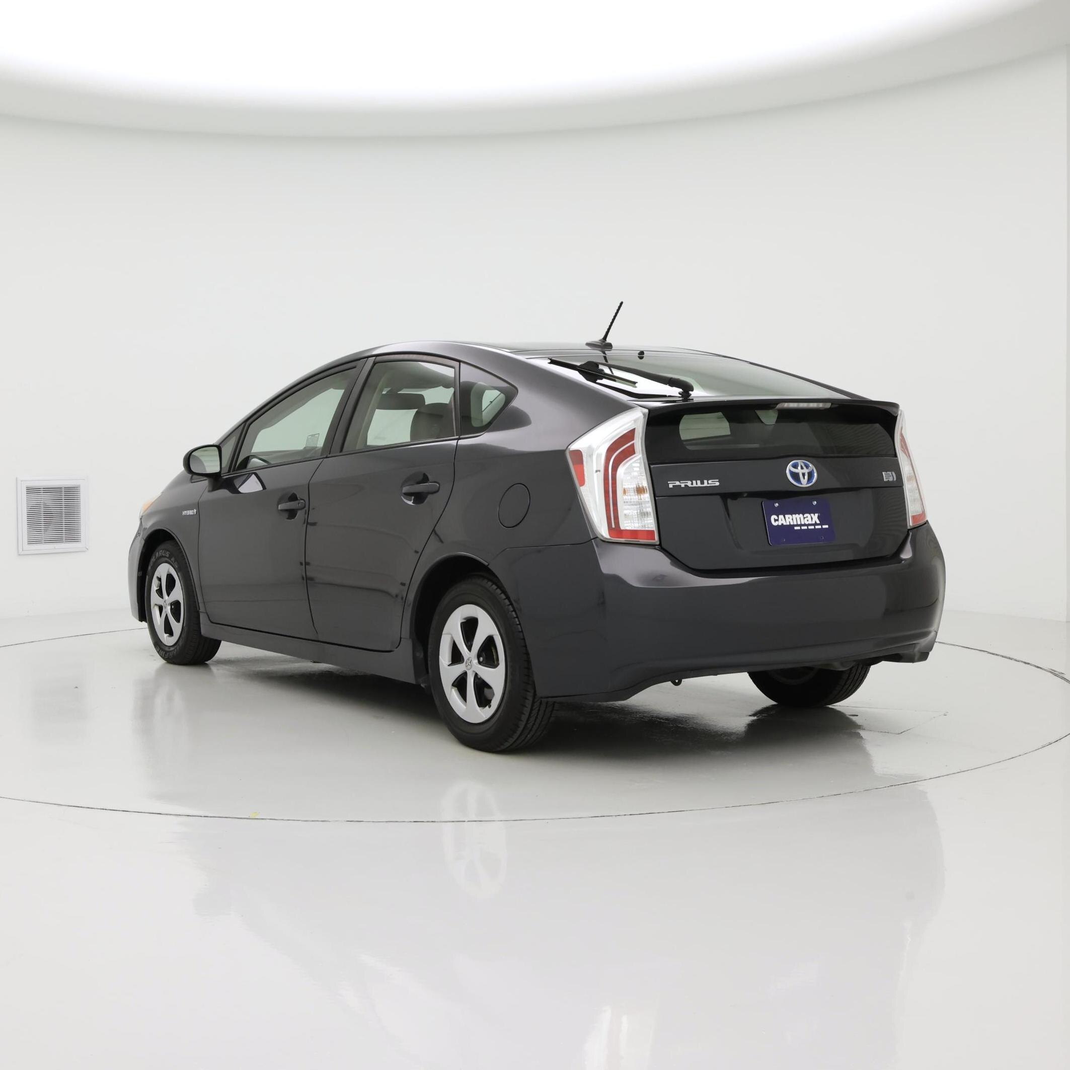 Thumbnail: 2015 Toyota Prius - 2