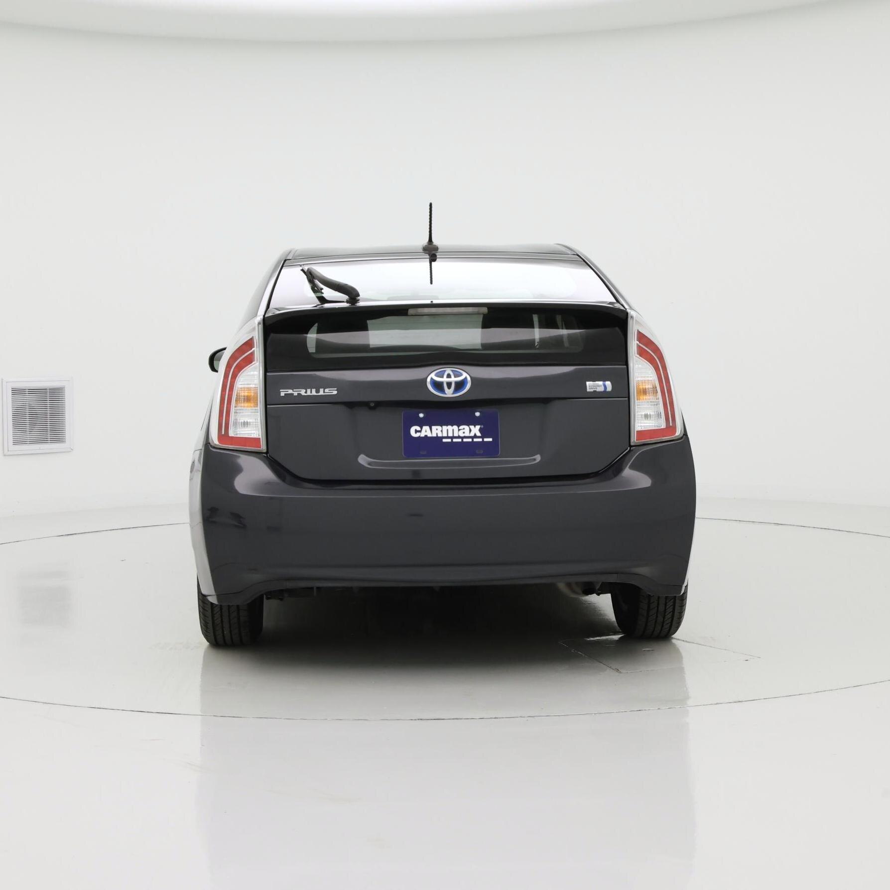 Thumbnail: 2015 Toyota Prius - 6