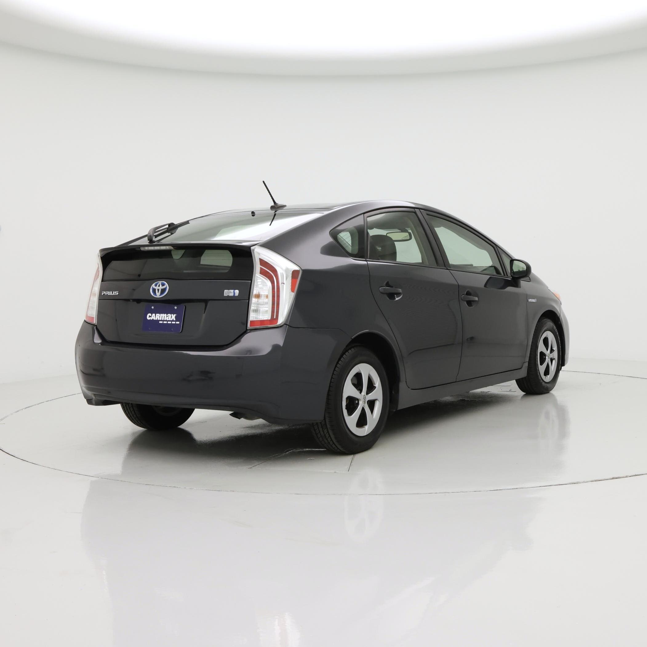Thumbnail: 2015 Toyota Prius - 8