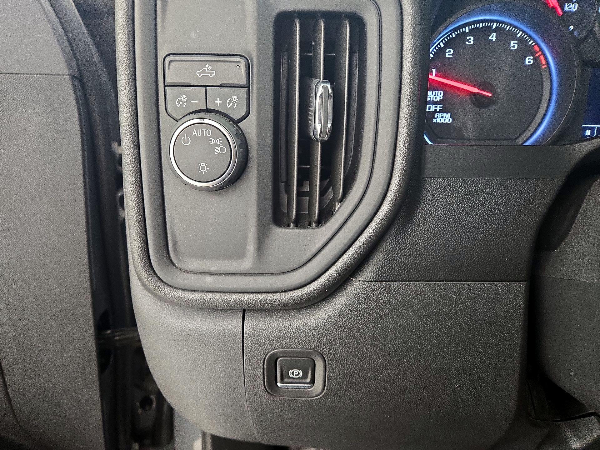 Thumbnail: 2020 Chevrolet Silverado 1500 - 13