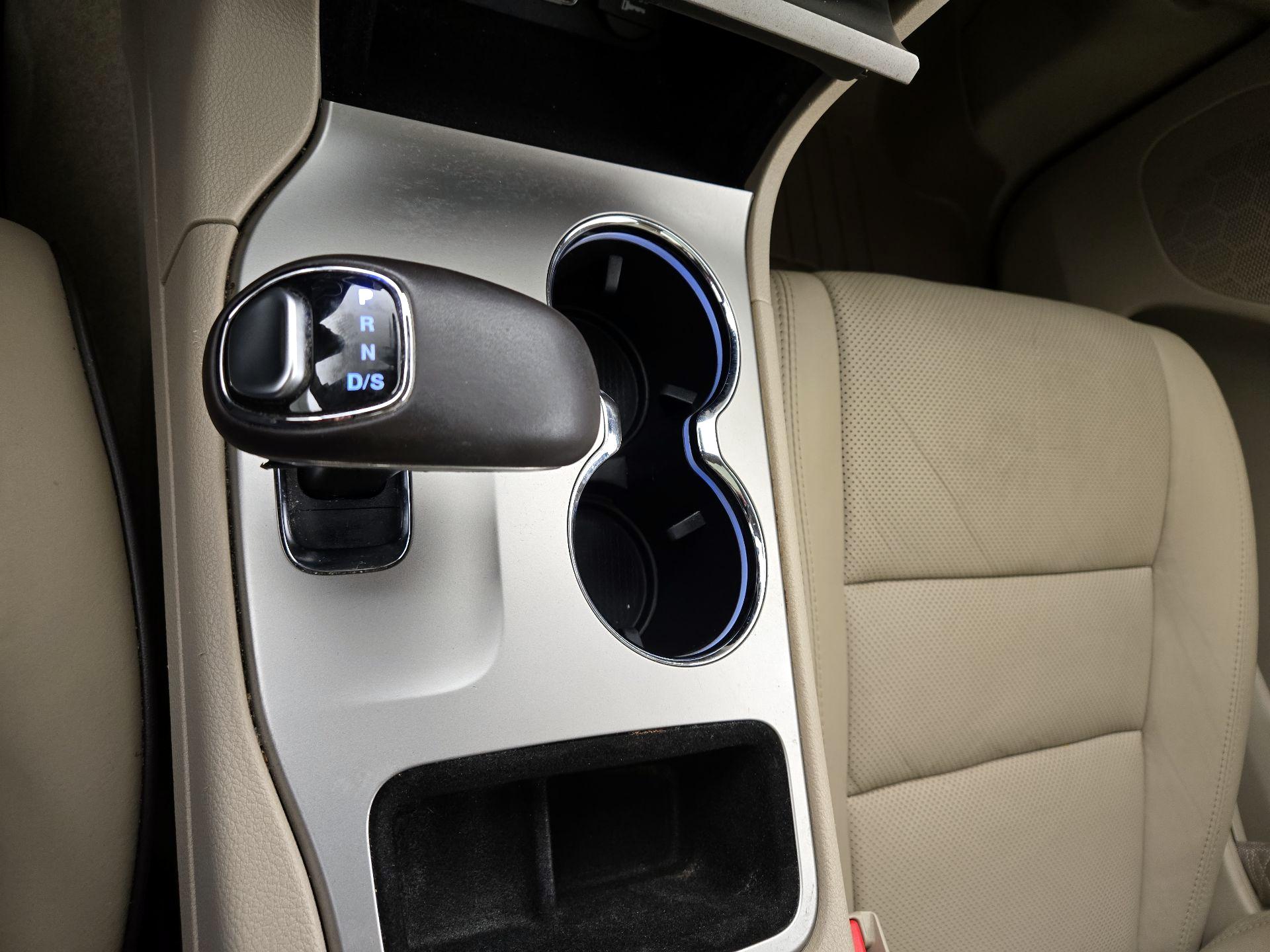 Thumbnail: 2015 Jeep Grand Cherokee - 18