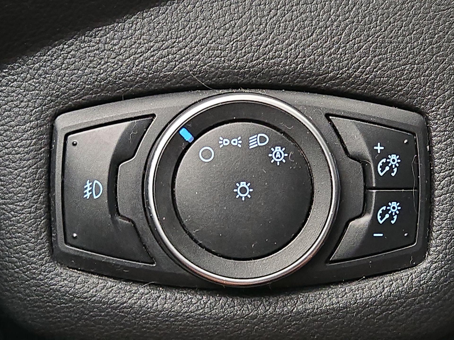 Thumbnail: 2015 Ford Escape - 13
