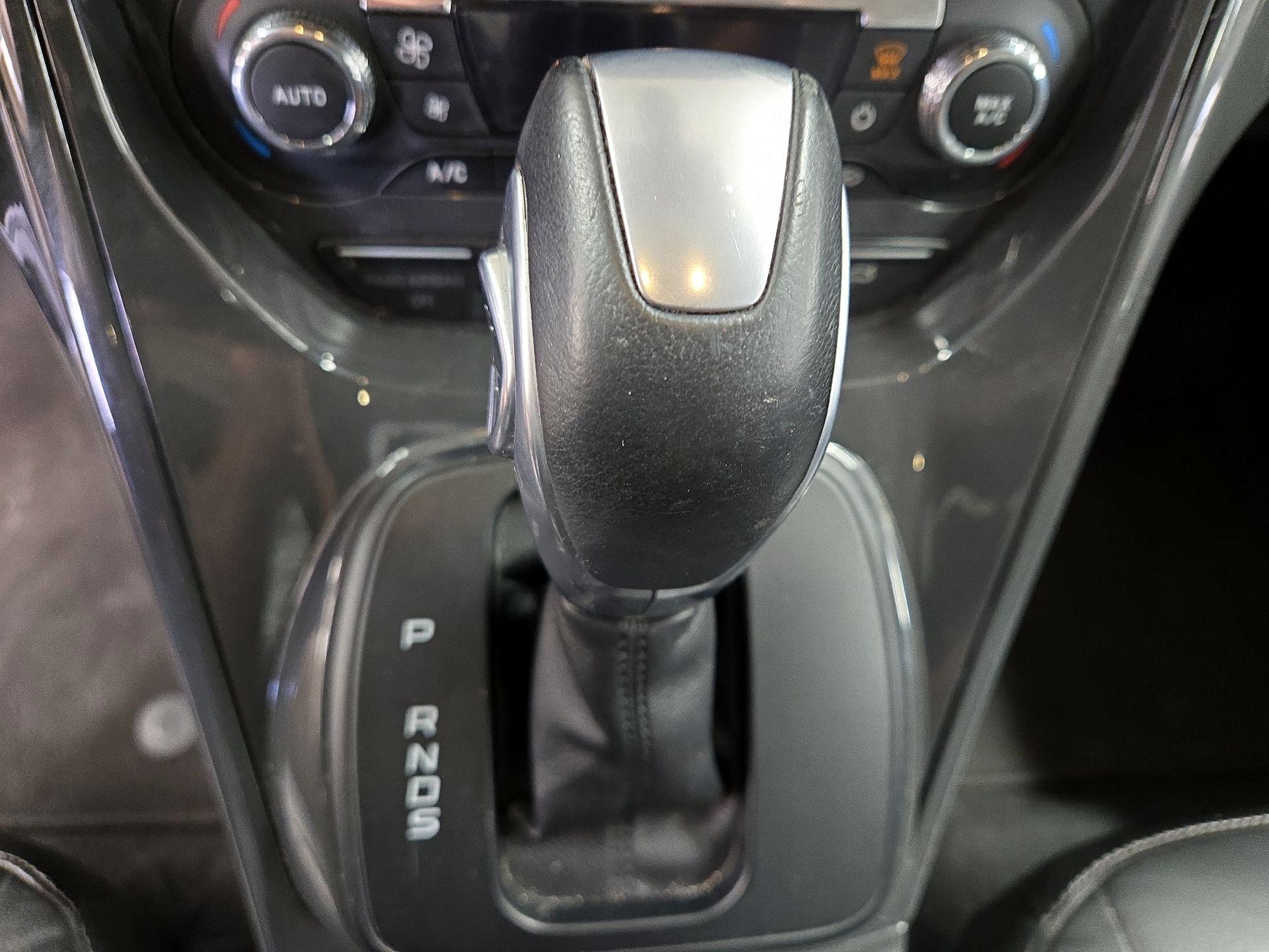 Thumbnail: 2015 Ford Escape - 18