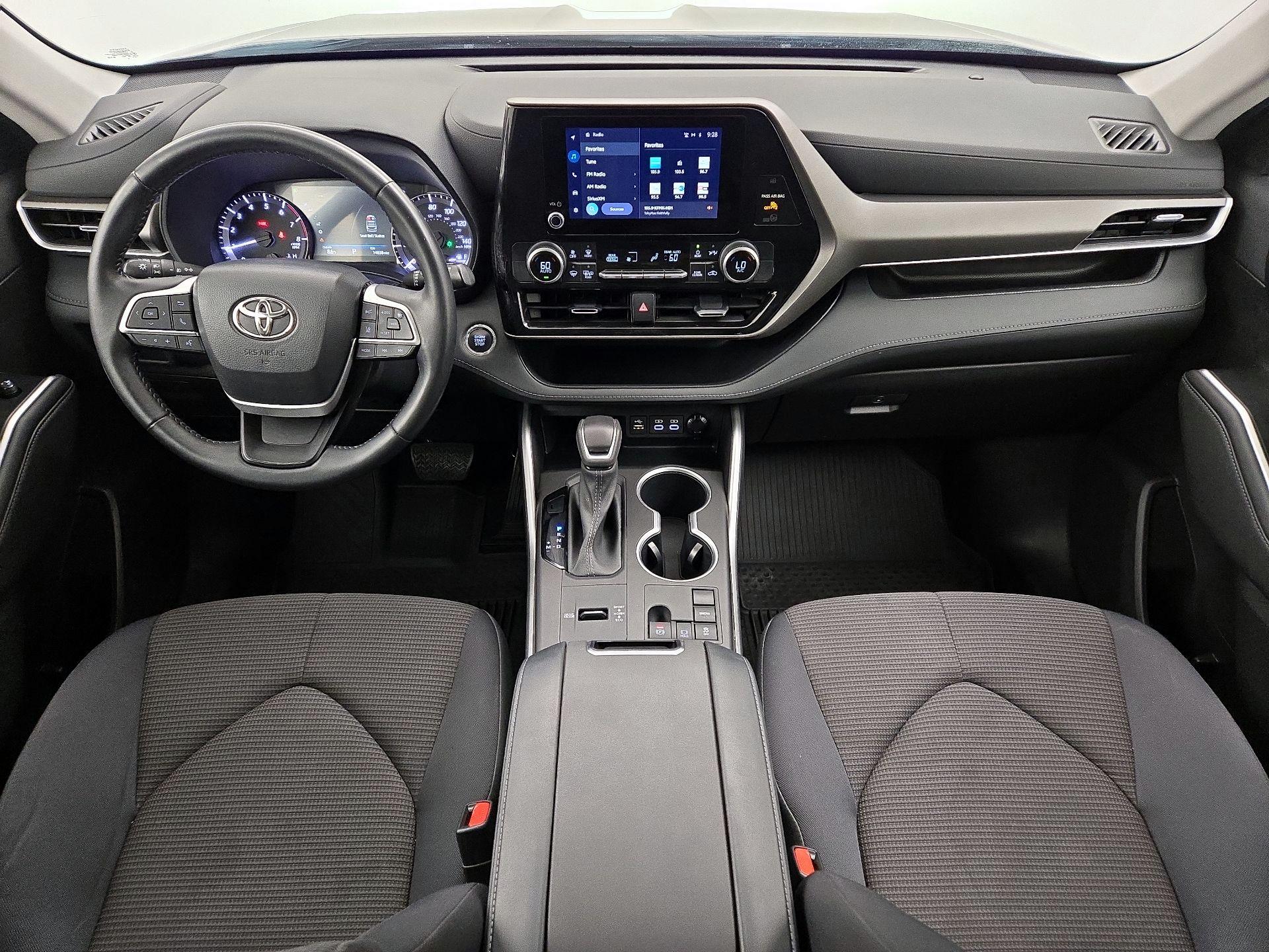 Thumbnail: 2023 Toyota Highlander - 9