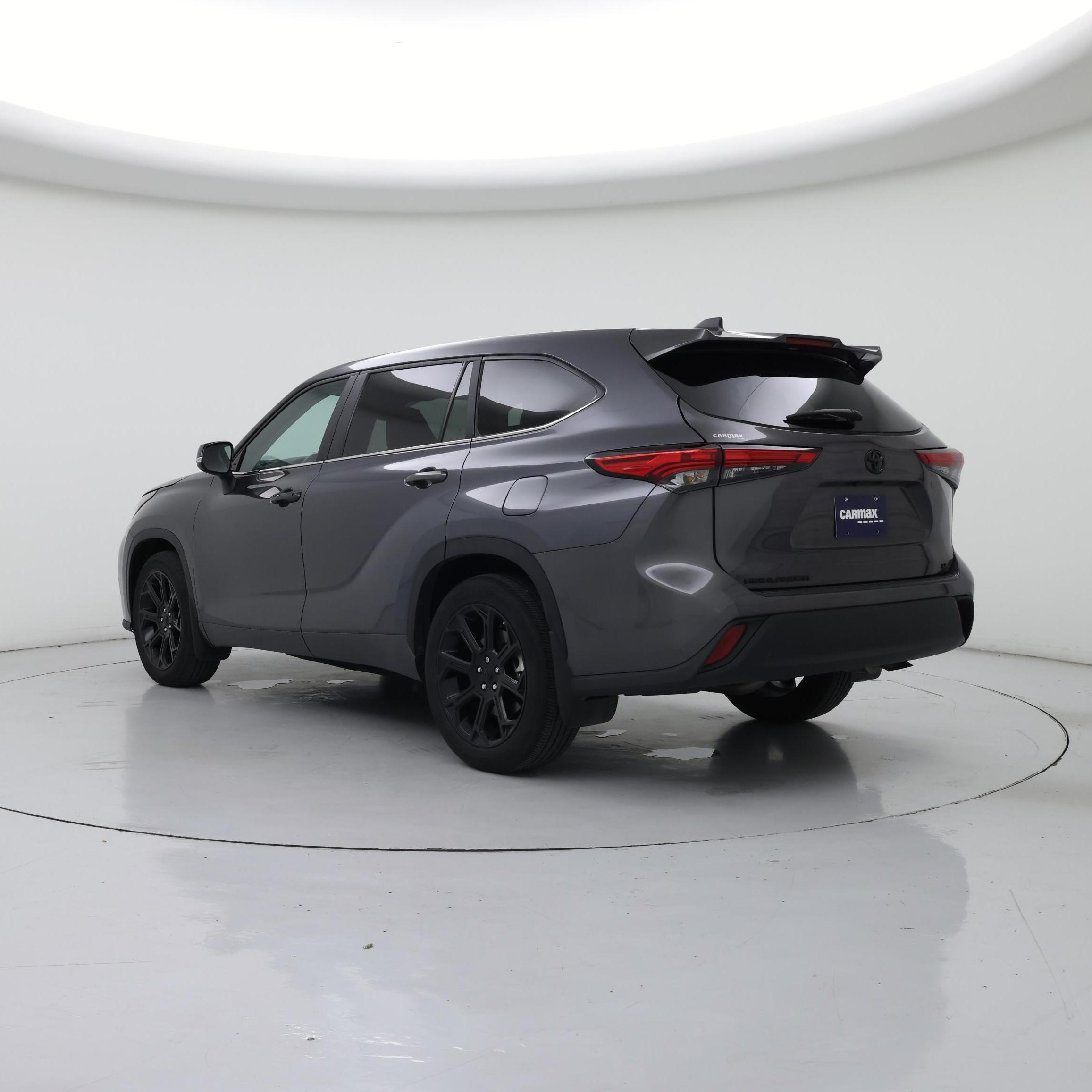 Thumbnail: 2023 Toyota Highlander - 2