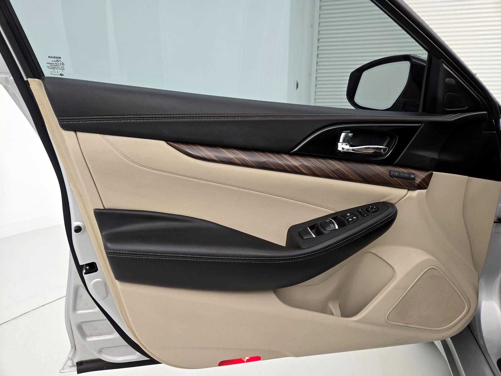 Thumbnail: 2016 Nissan Maxima - 12