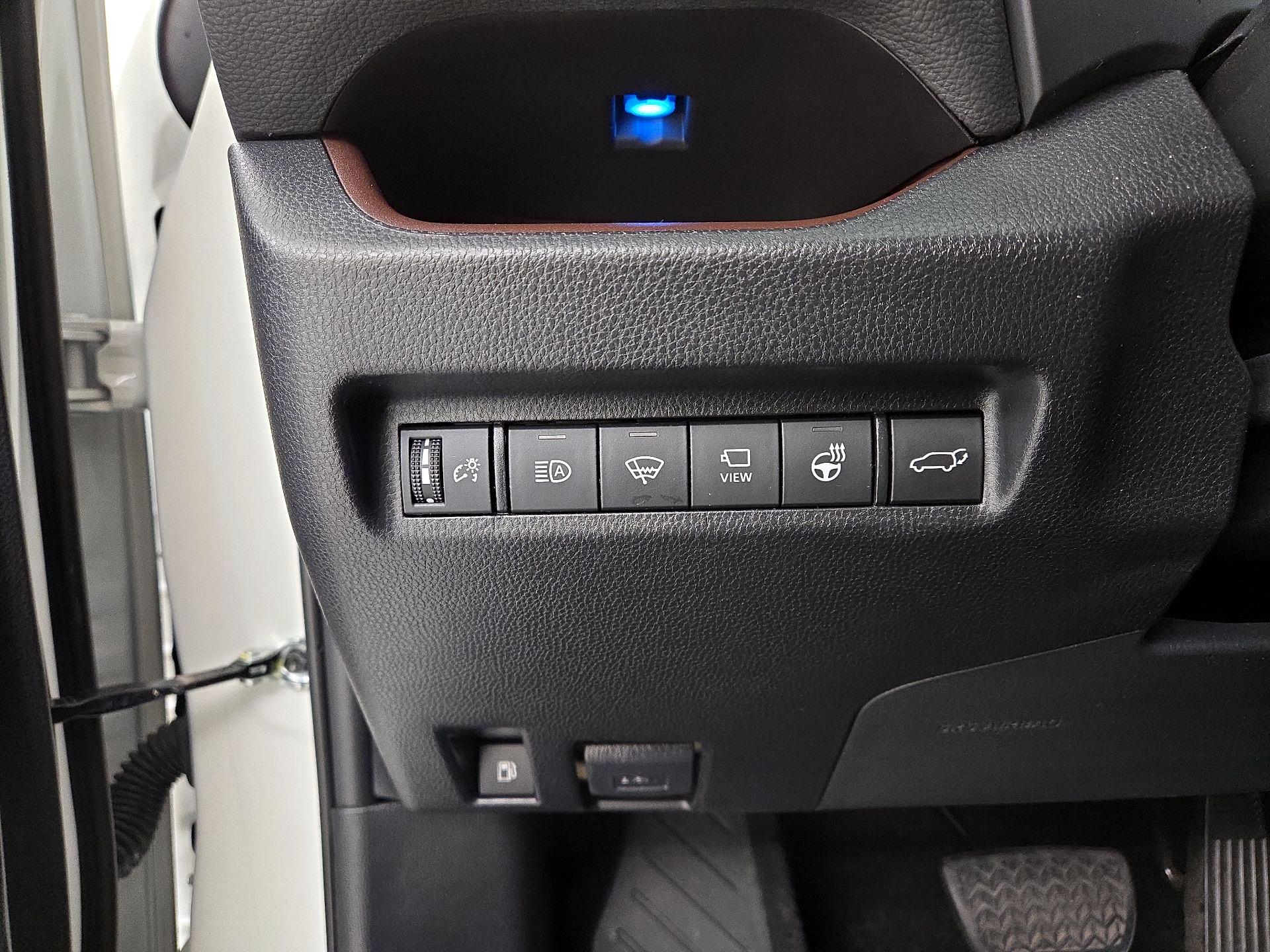 Thumbnail: 2021 Toyota RAV4 - 13