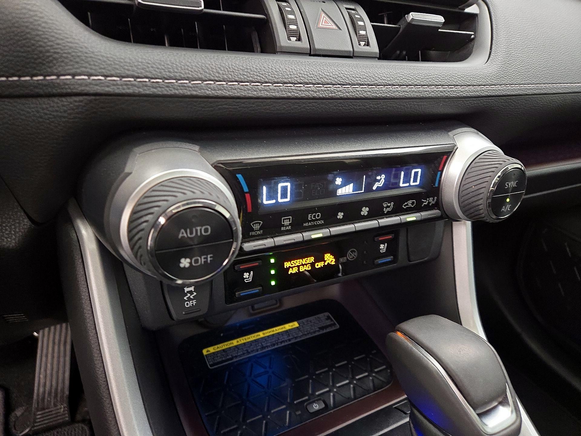Thumbnail: 2021 Toyota RAV4 - 17