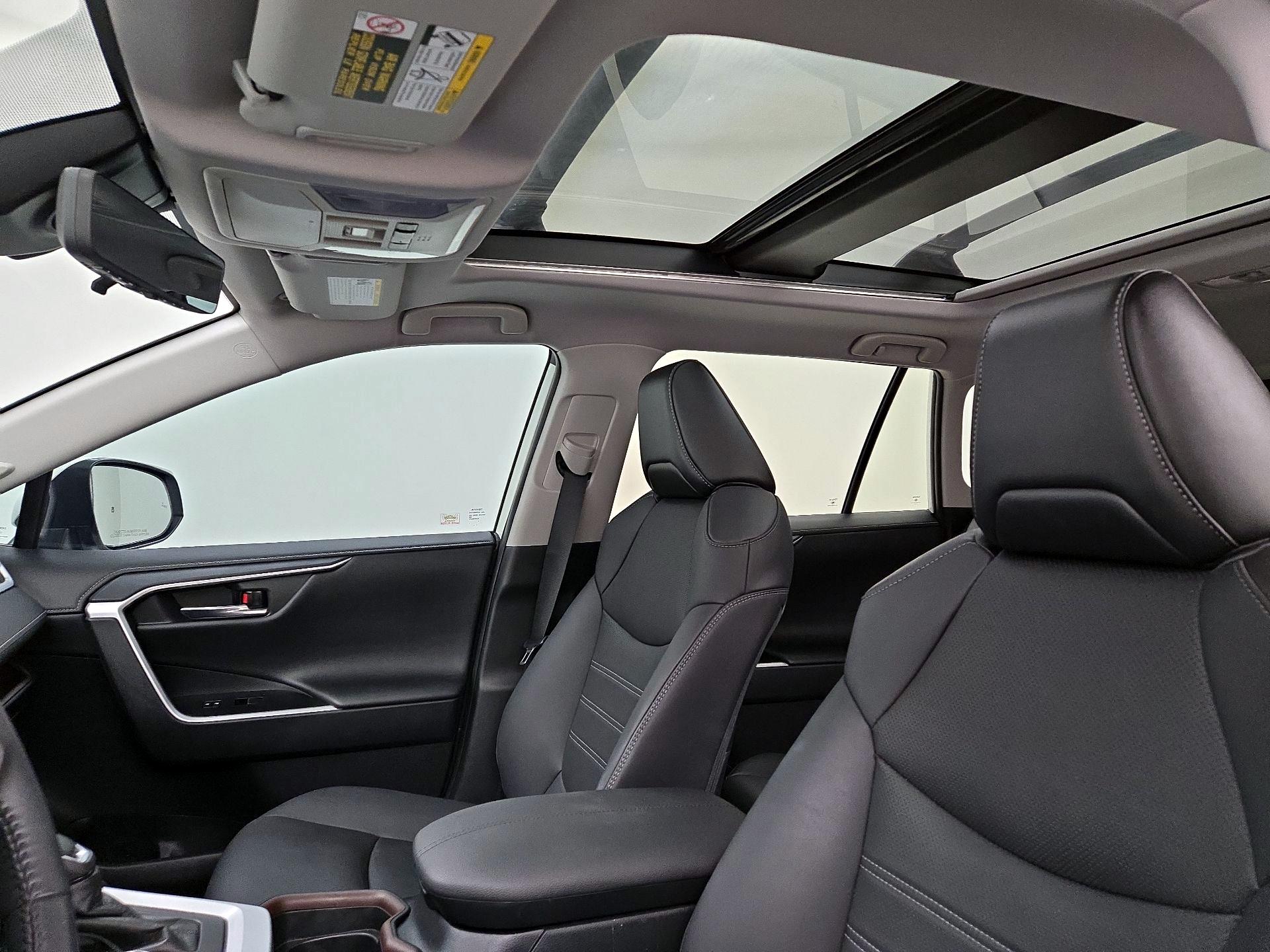 Thumbnail: 2021 Toyota RAV4 - 20