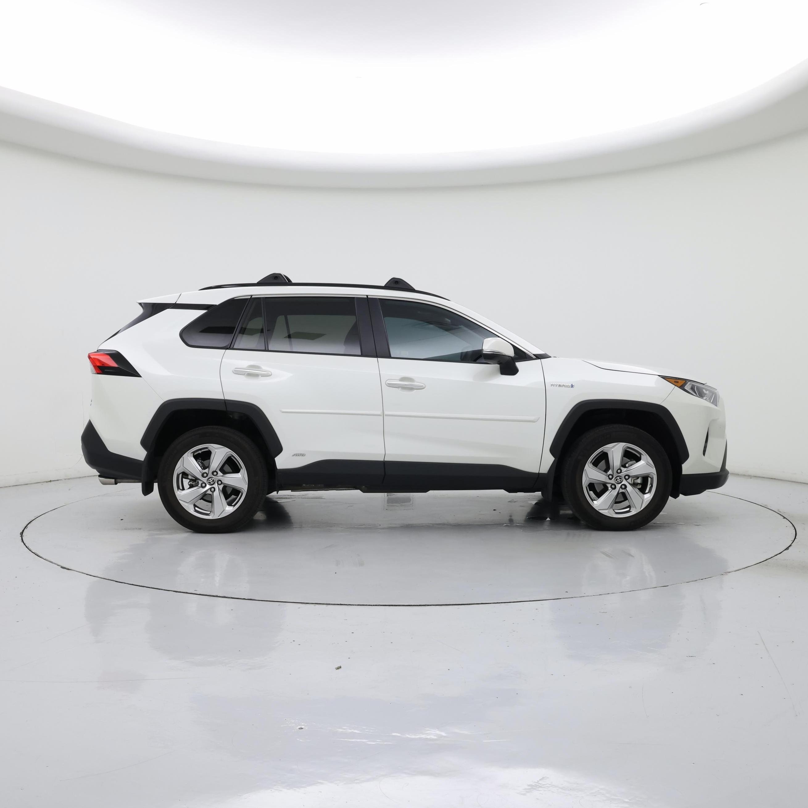 Thumbnail: 2021 Toyota RAV4 - 7