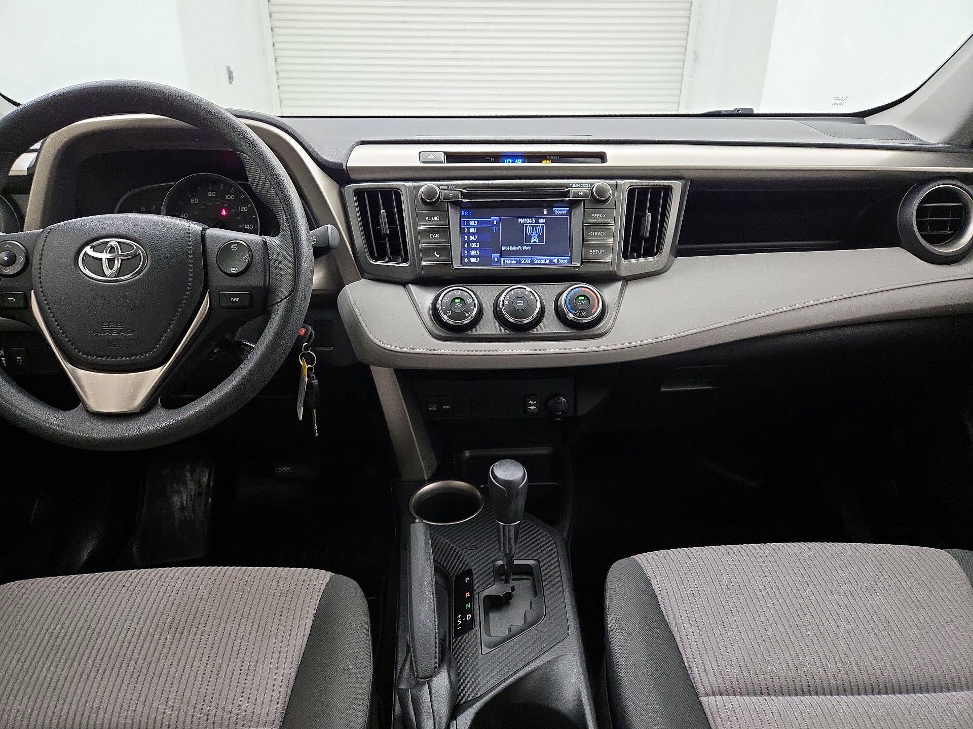Thumbnail: 2015 Toyota RAV4 - 9
