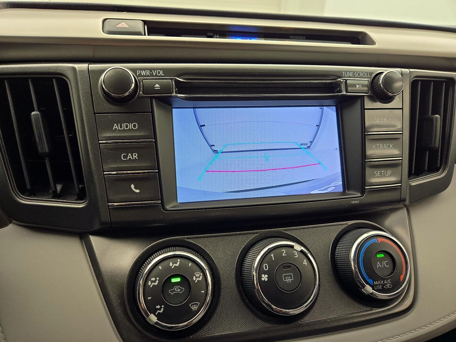 Thumbnail: 2015 Toyota RAV4 - 14