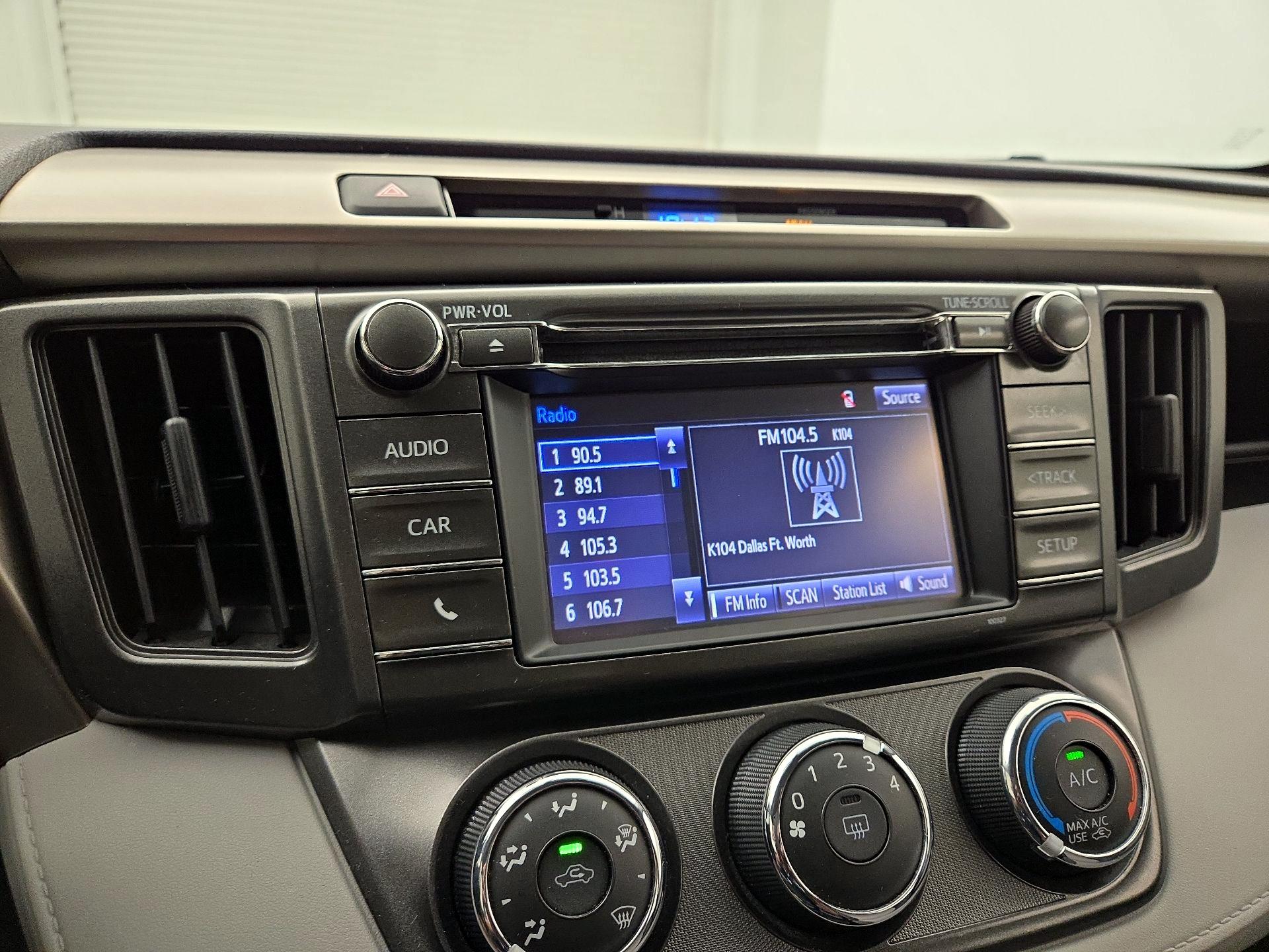 Thumbnail: 2015 Toyota RAV4 - 15