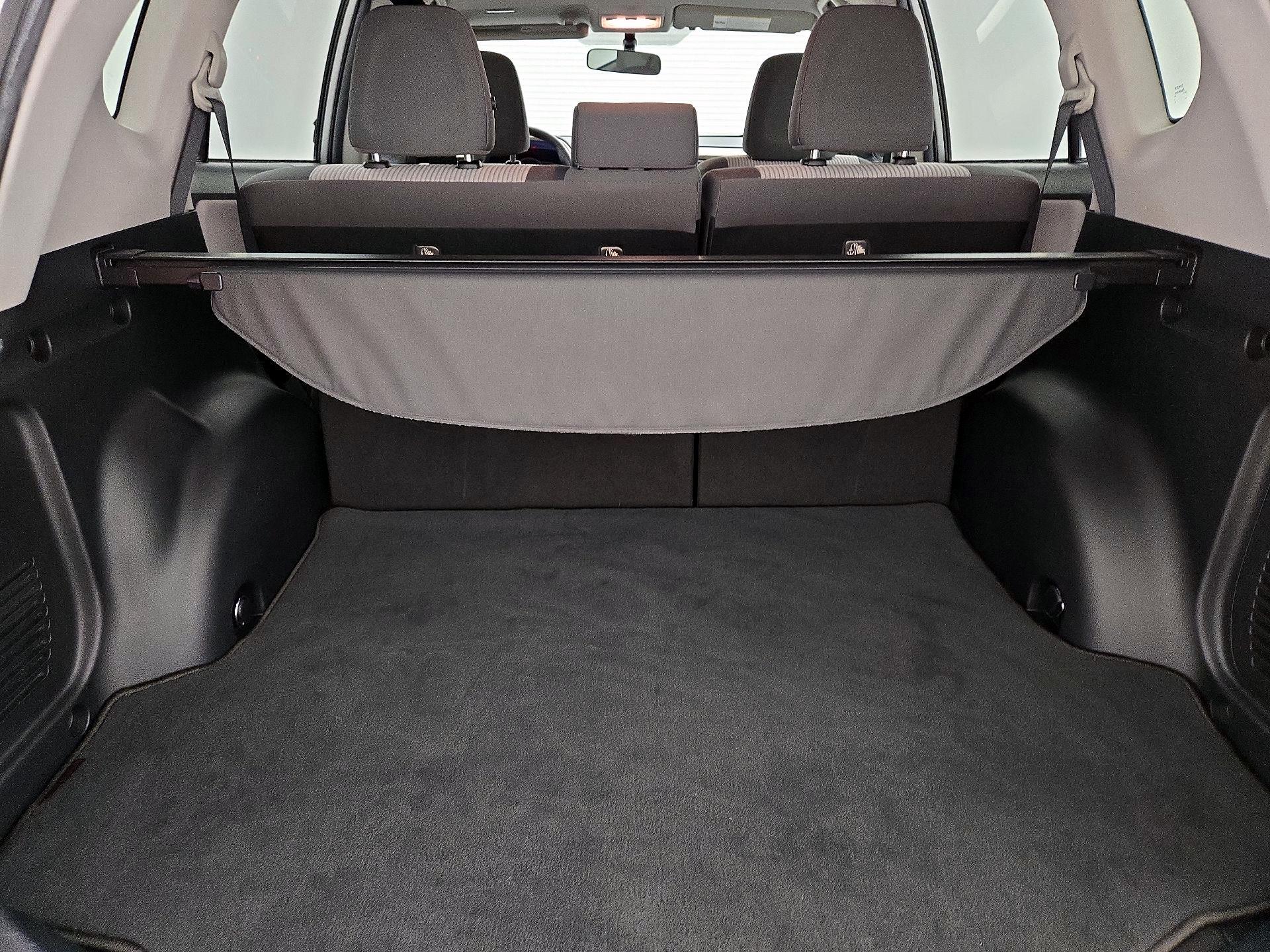 Thumbnail: 2015 Toyota RAV4 - 20
