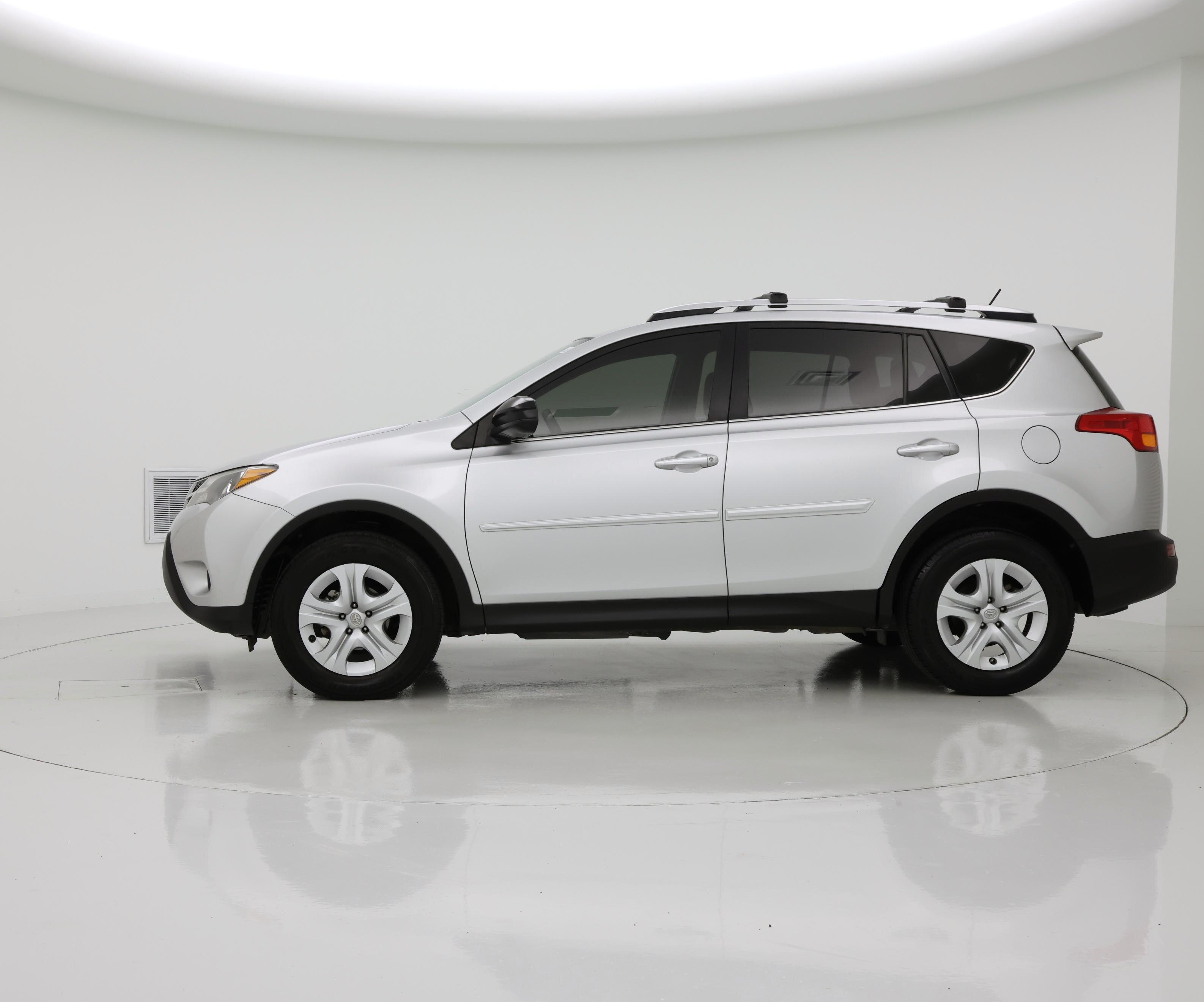 Thumbnail: 2015 Toyota RAV4 - 3