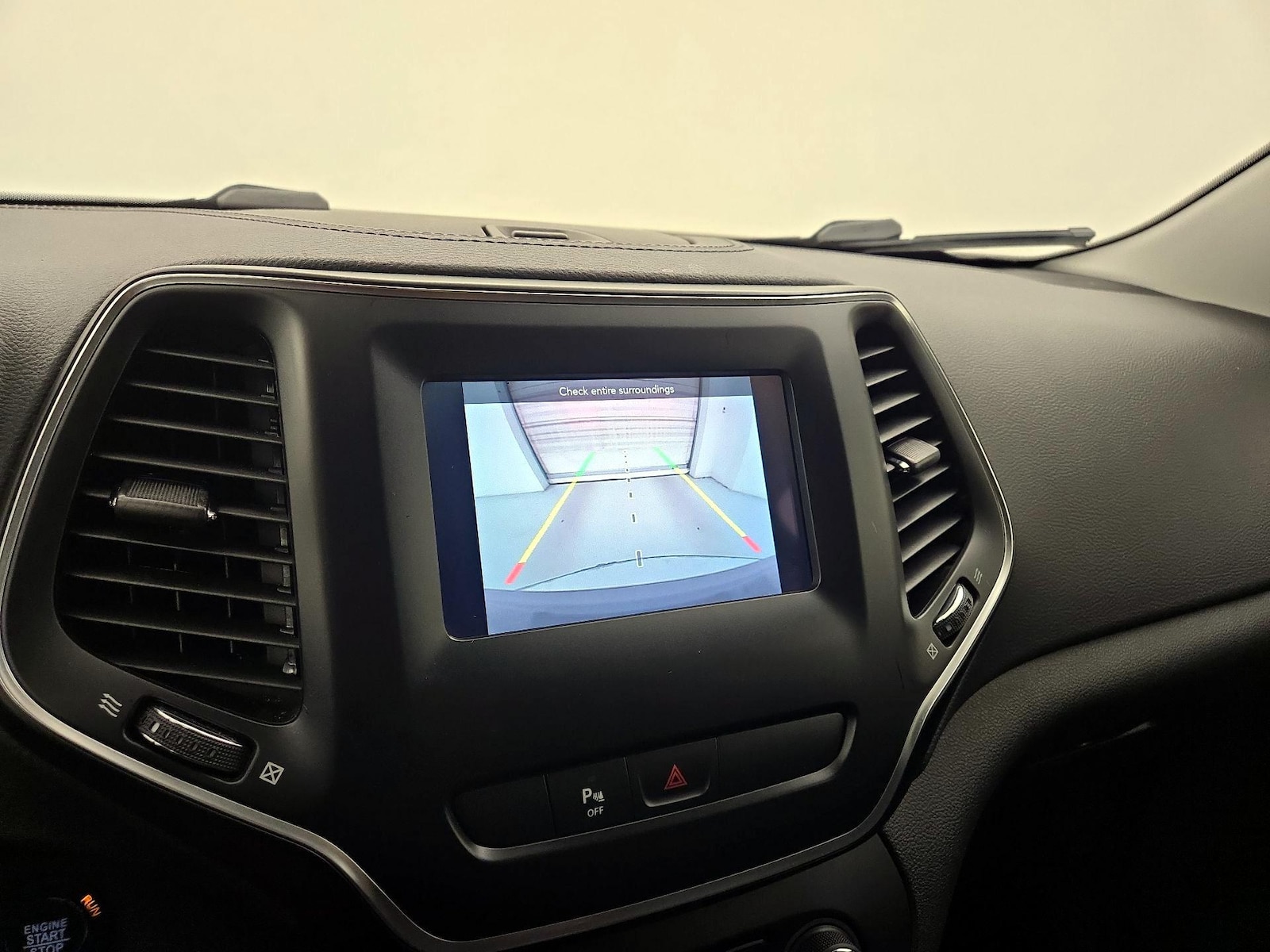 2019 Jeep Cherokee Latitude Plus - Photo 15
