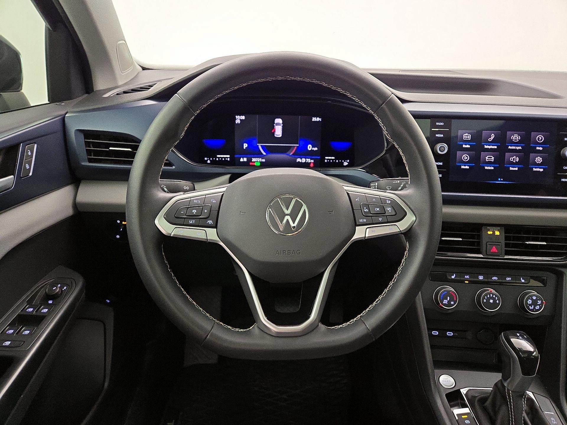 Thumbnail: 2022 Volkswagen Taos - 10