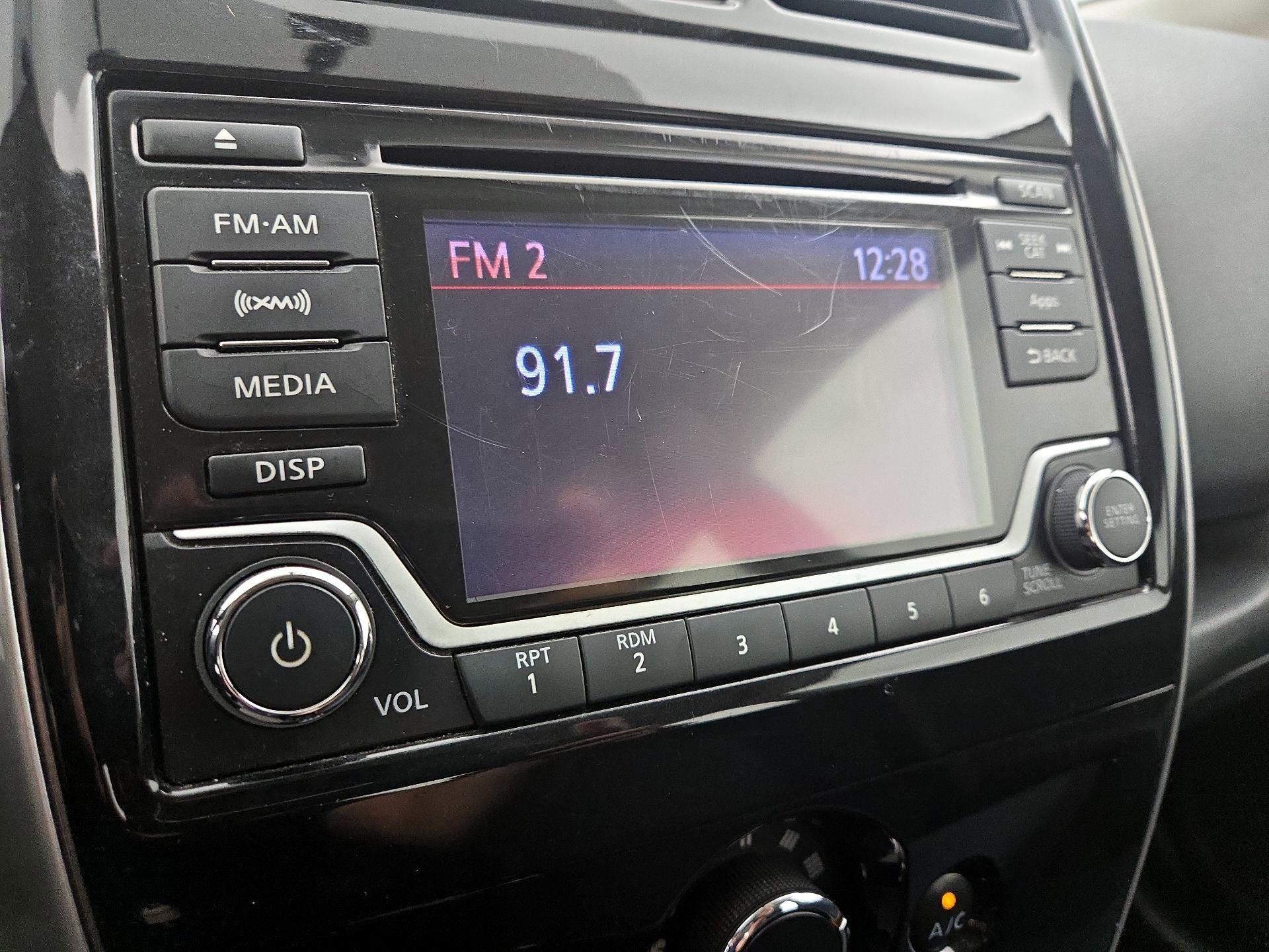 Thumbnail: 2016 Nissan Versa Note - 15