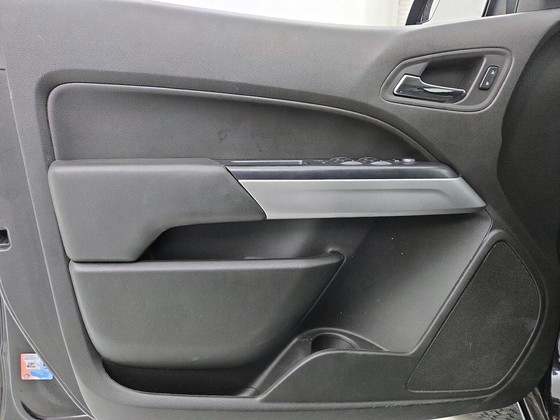 Thumbnail: 2016 Chevrolet Colorado - 12