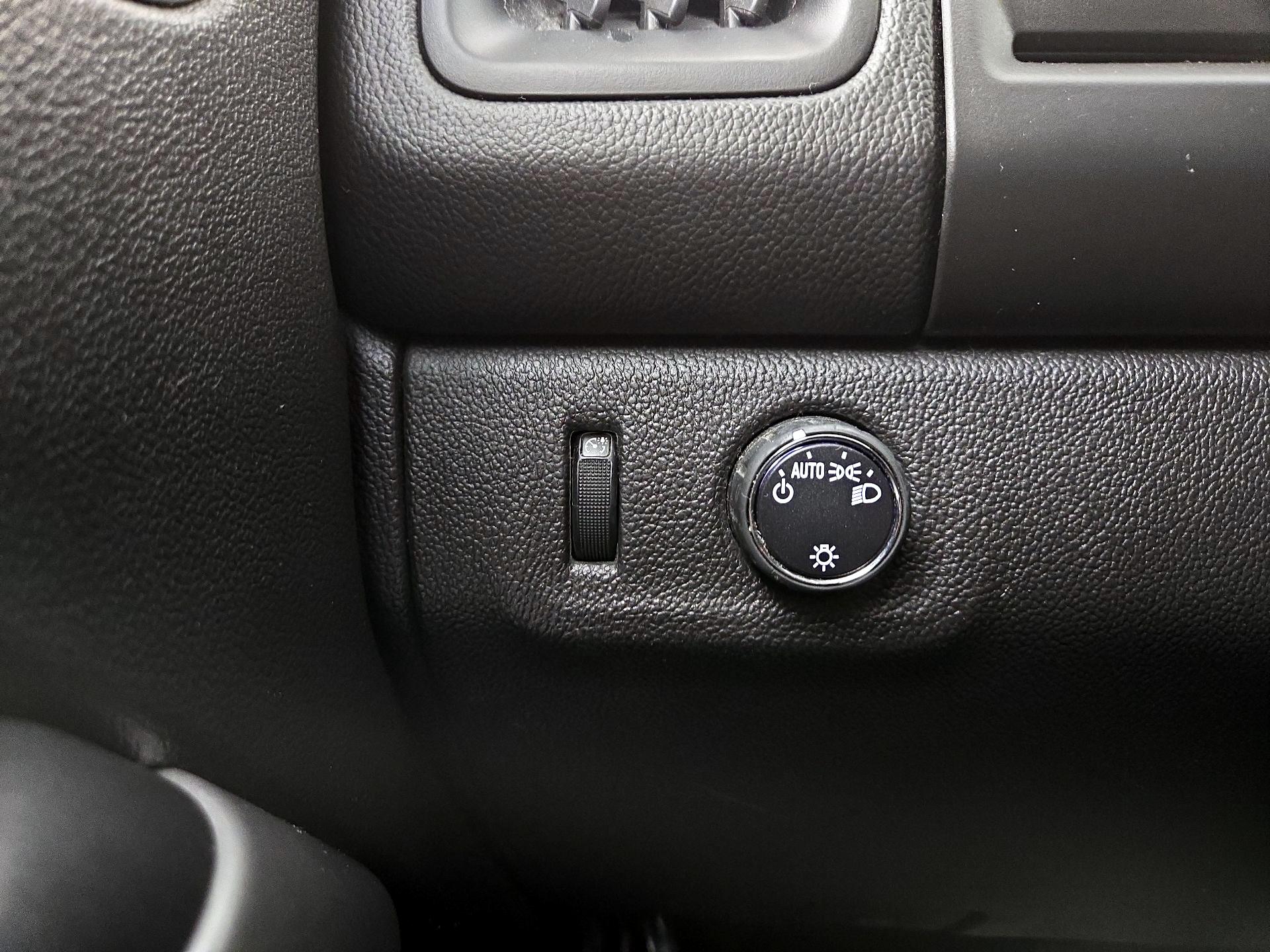 Thumbnail: 2016 Chevrolet Colorado - 13