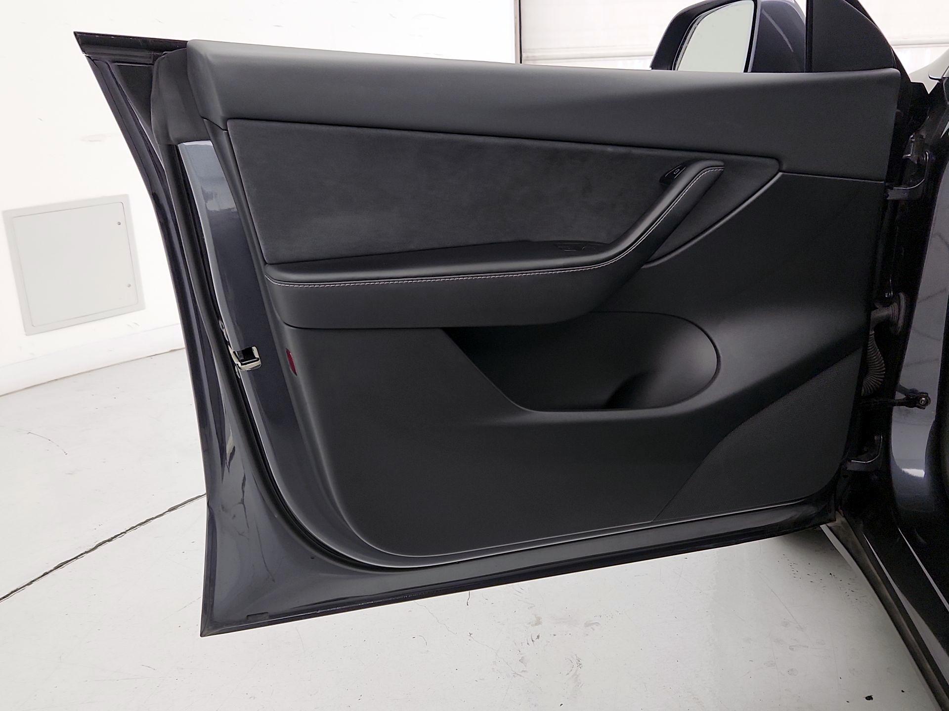 Thumbnail: 2021 Tesla Model Y - 12