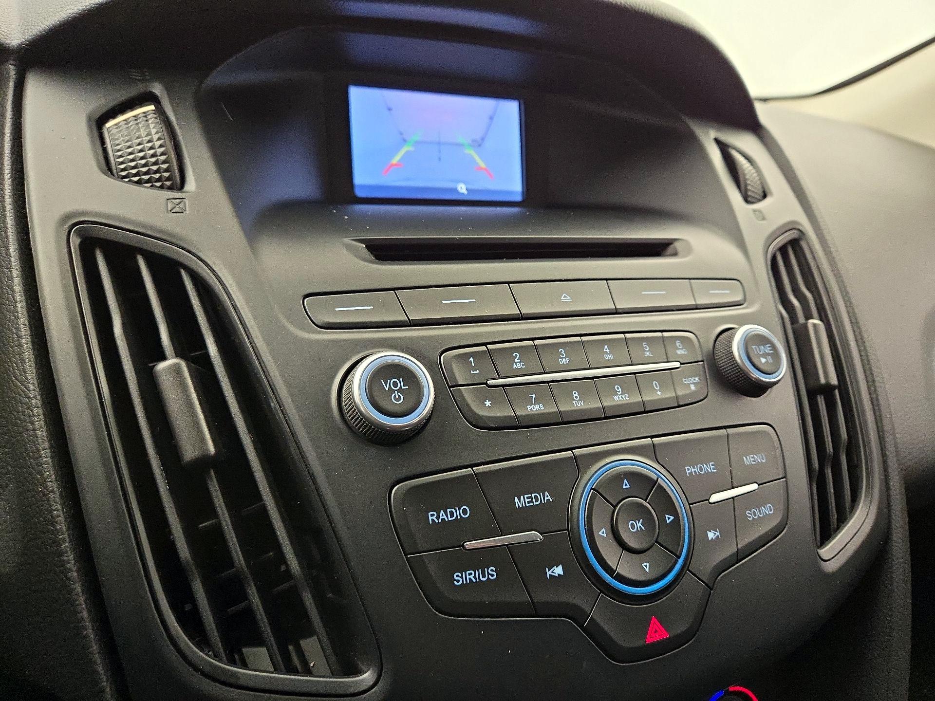 Thumbnail: 2016 Ford Focus - 14