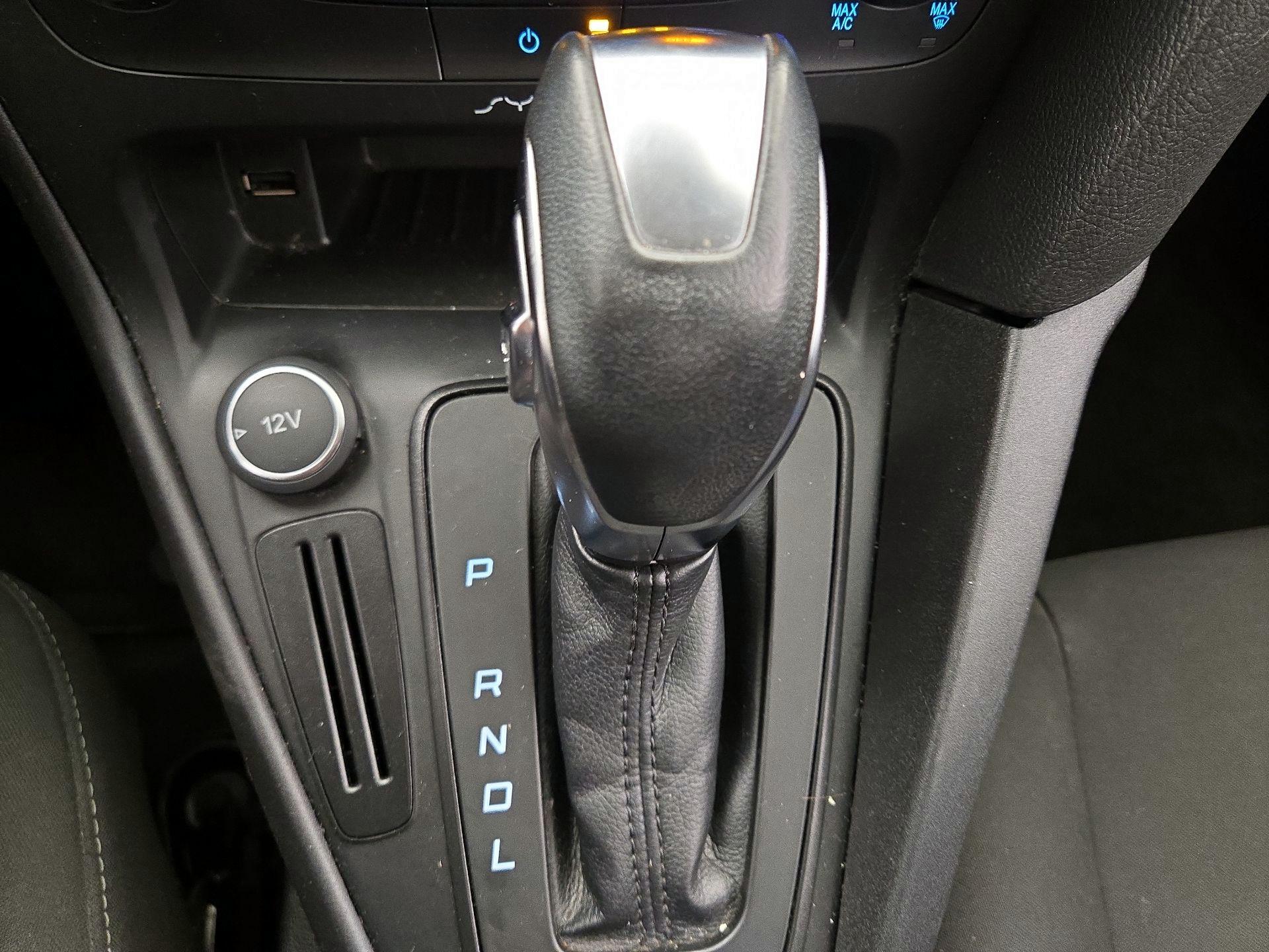 Thumbnail: 2016 Ford Focus - 17