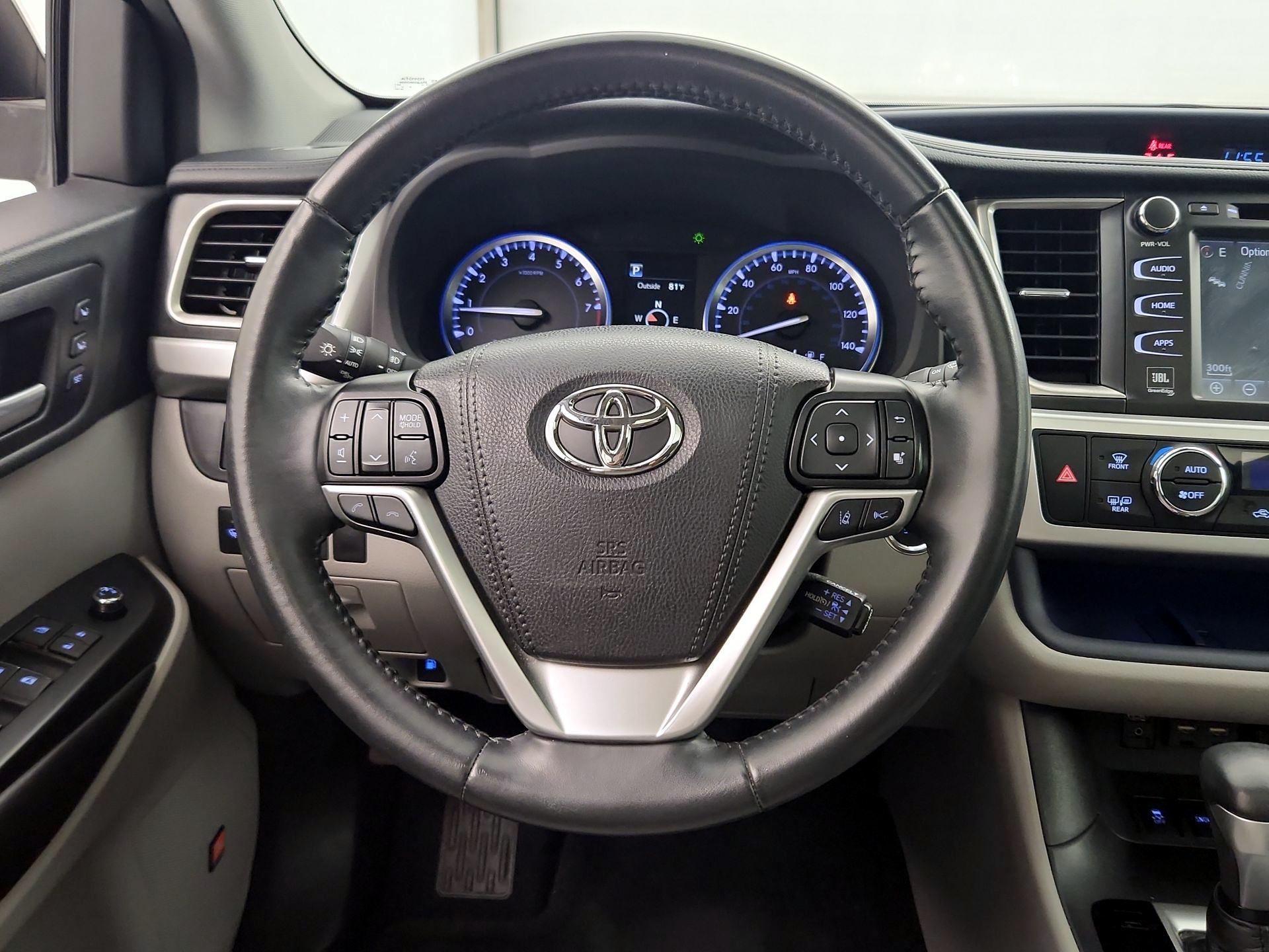 Thumbnail: 2019 Toyota Highlander - 10