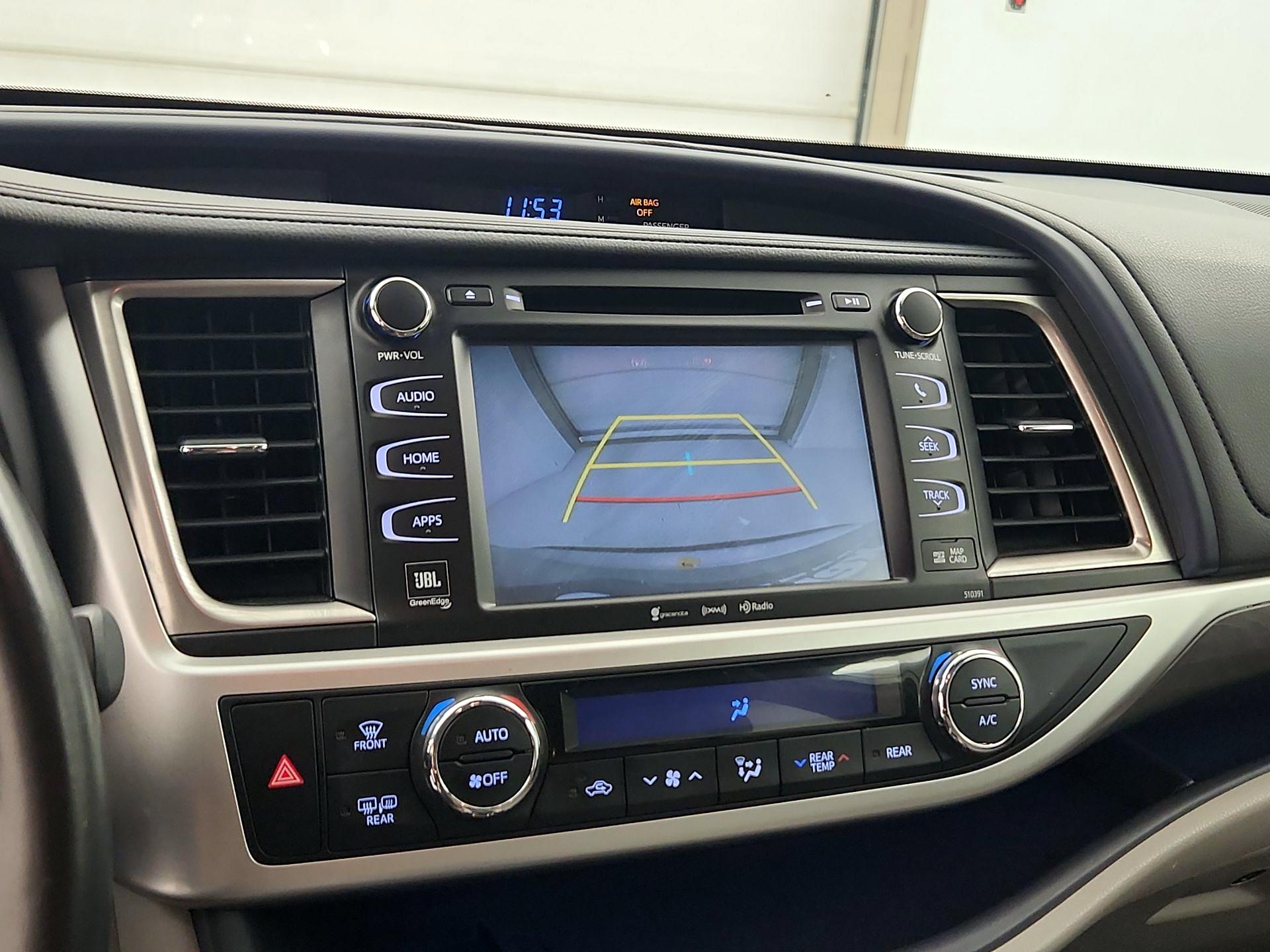 Thumbnail: 2019 Toyota Highlander - 15