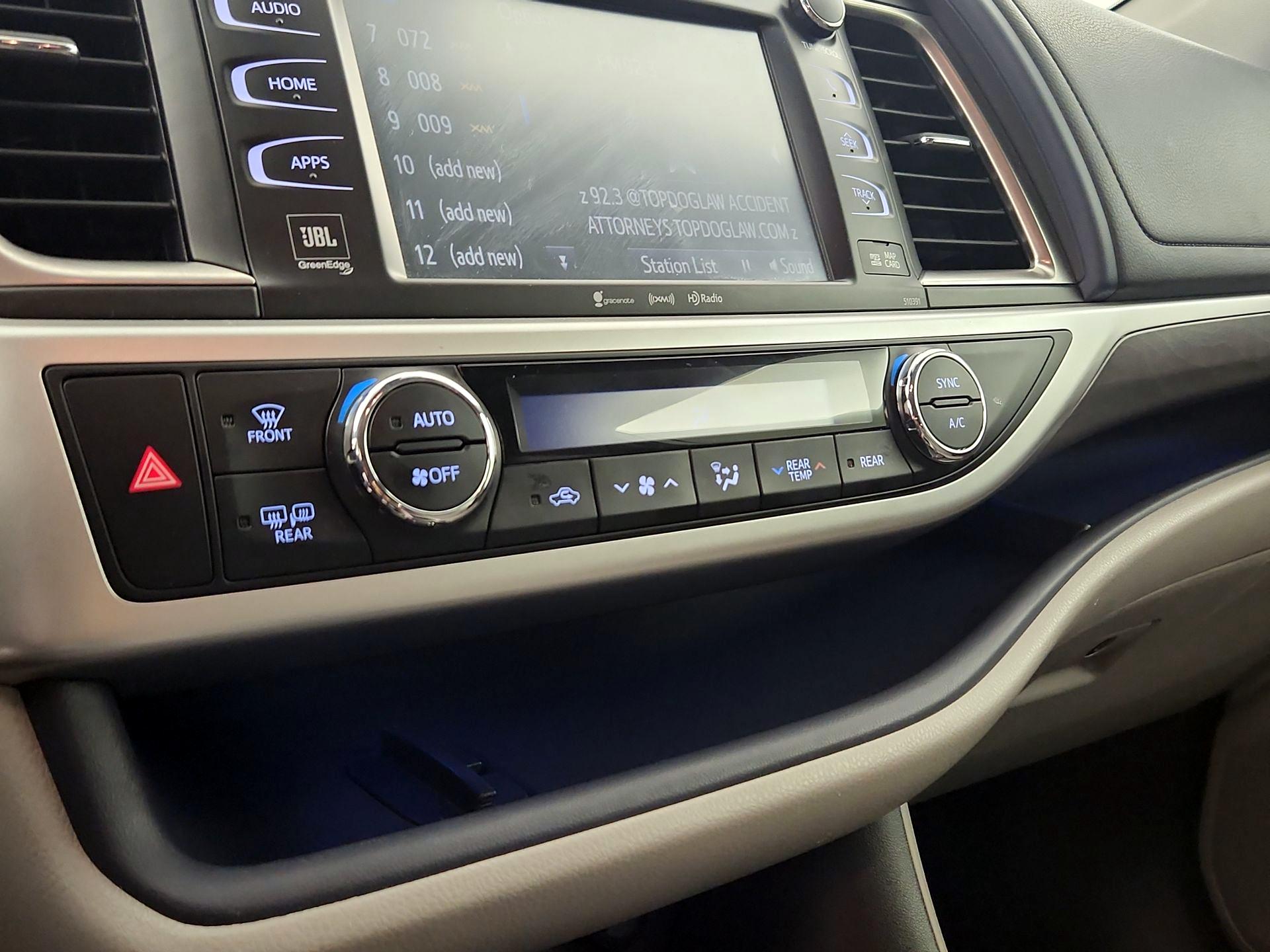 Thumbnail: 2019 Toyota Highlander - 17