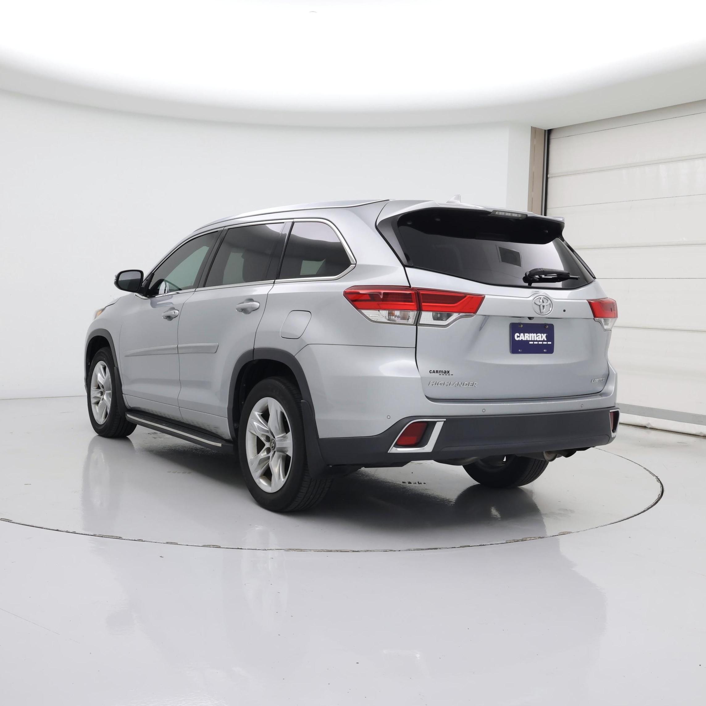 Thumbnail: 2019 Toyota Highlander - 2