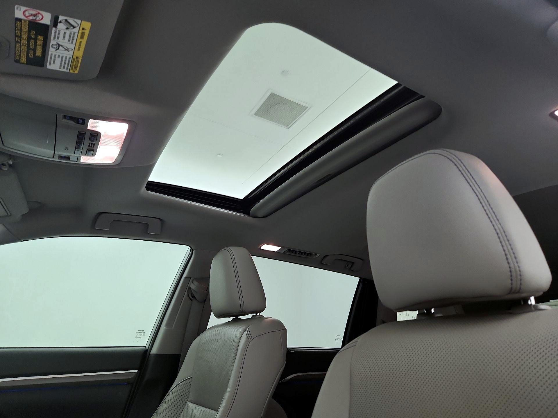 Thumbnail: 2019 Toyota Highlander - 20